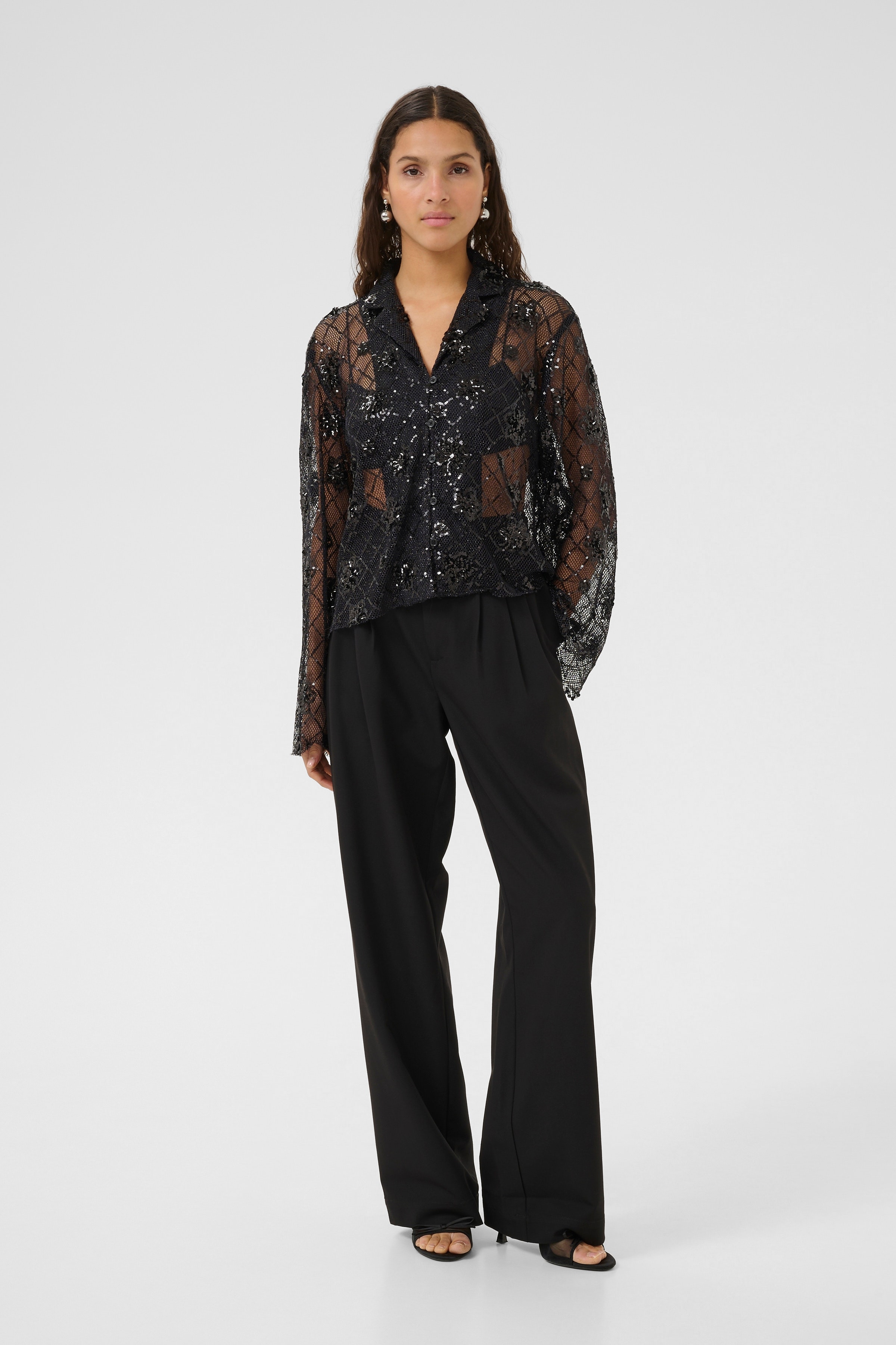 KBBrynn Blouse LOOKBOOK FRONT 10105619-194008