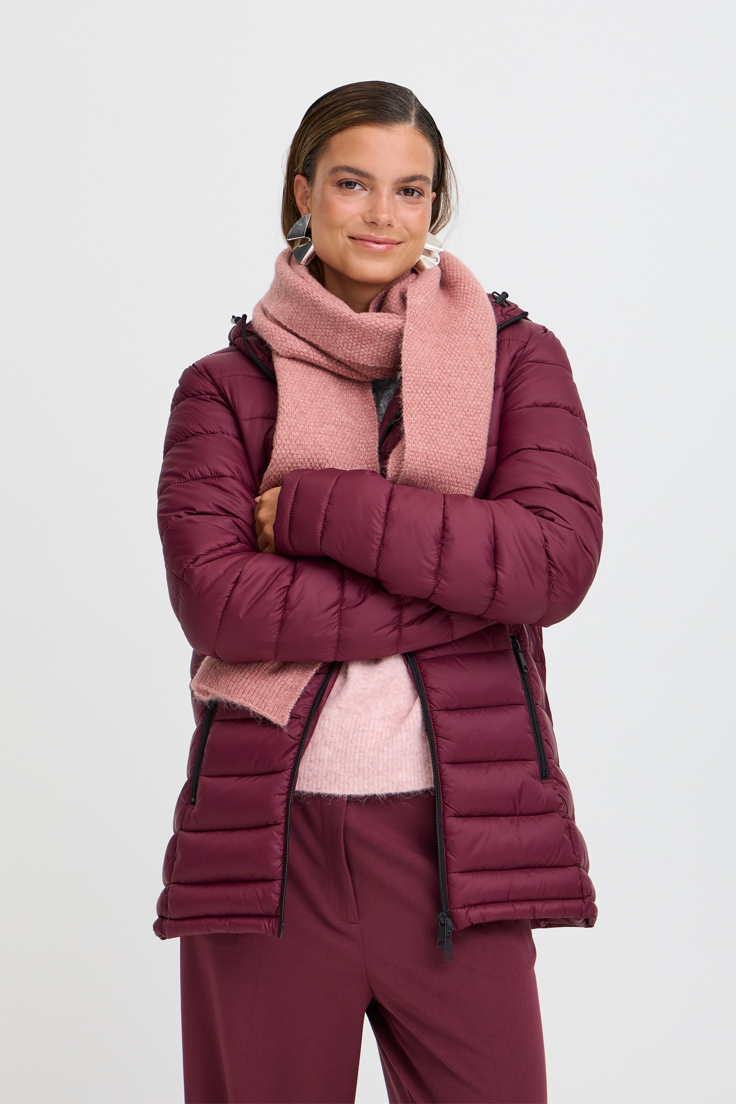 BYVILKO Skjerf LOOKBOOK FRONT 20817253-1816161