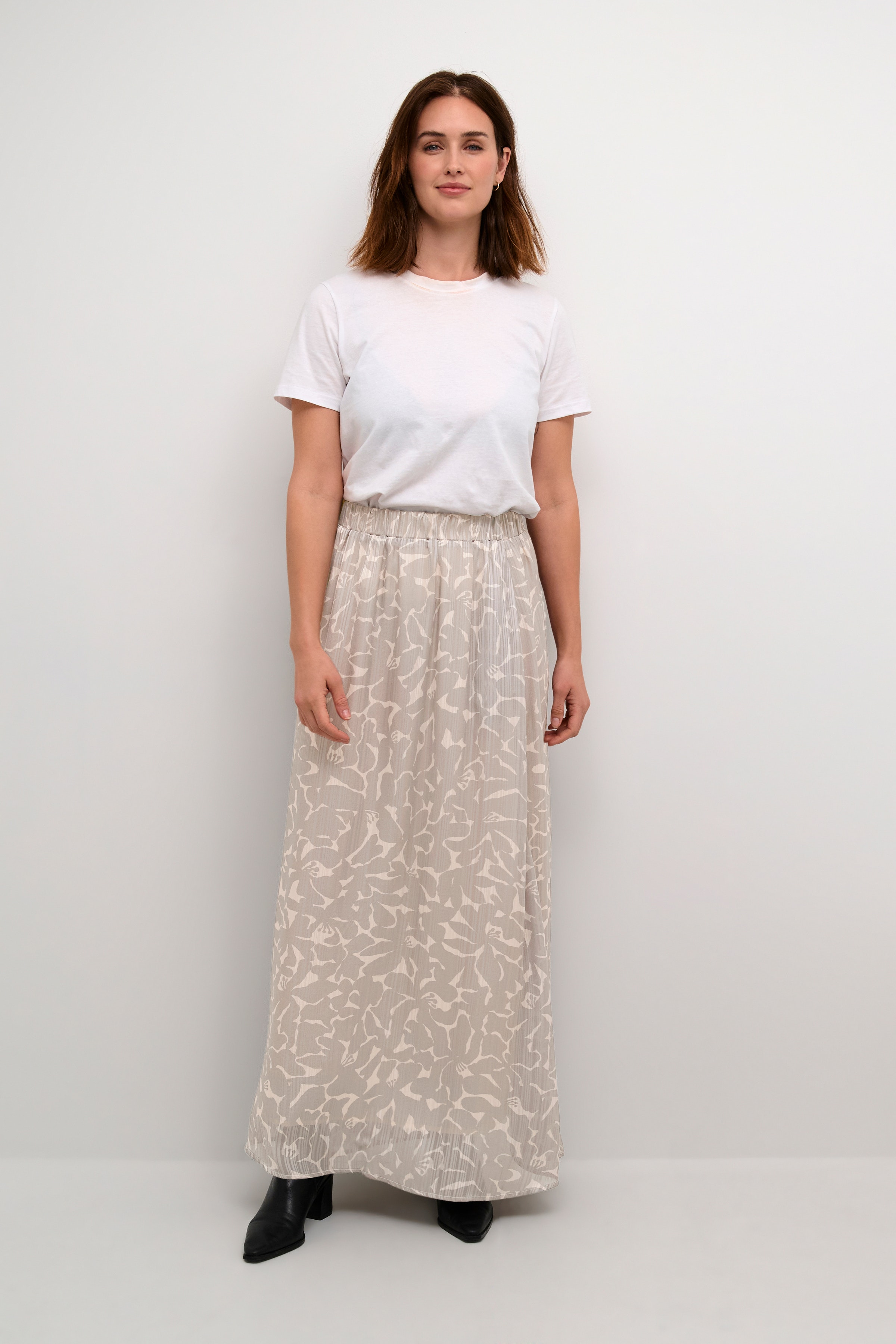 KAemma Skirt LOOKBOOK FRONT 10508929-106202