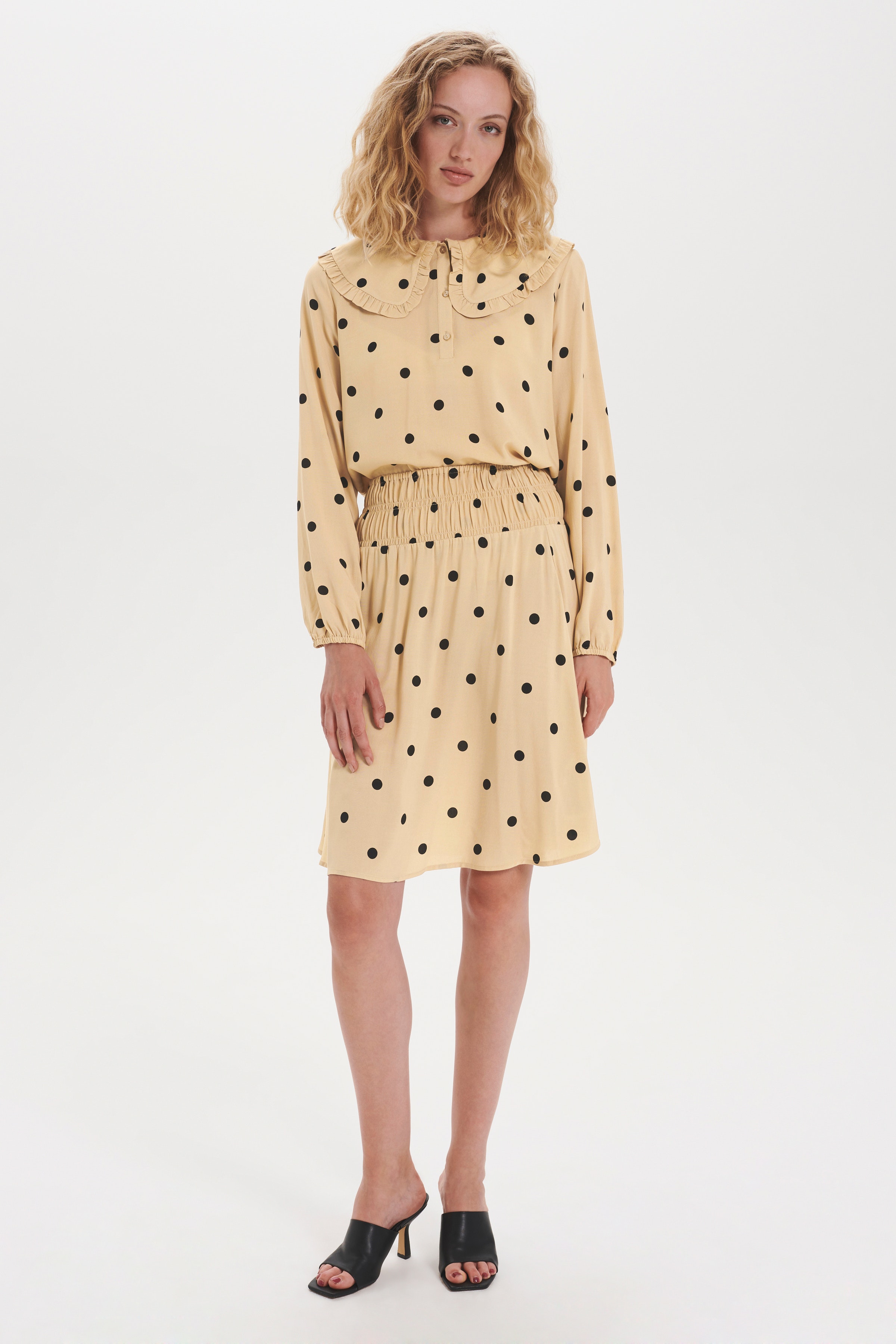 IsolSZ Shirt

 LOOKBOOK FRONT 30511838-600330