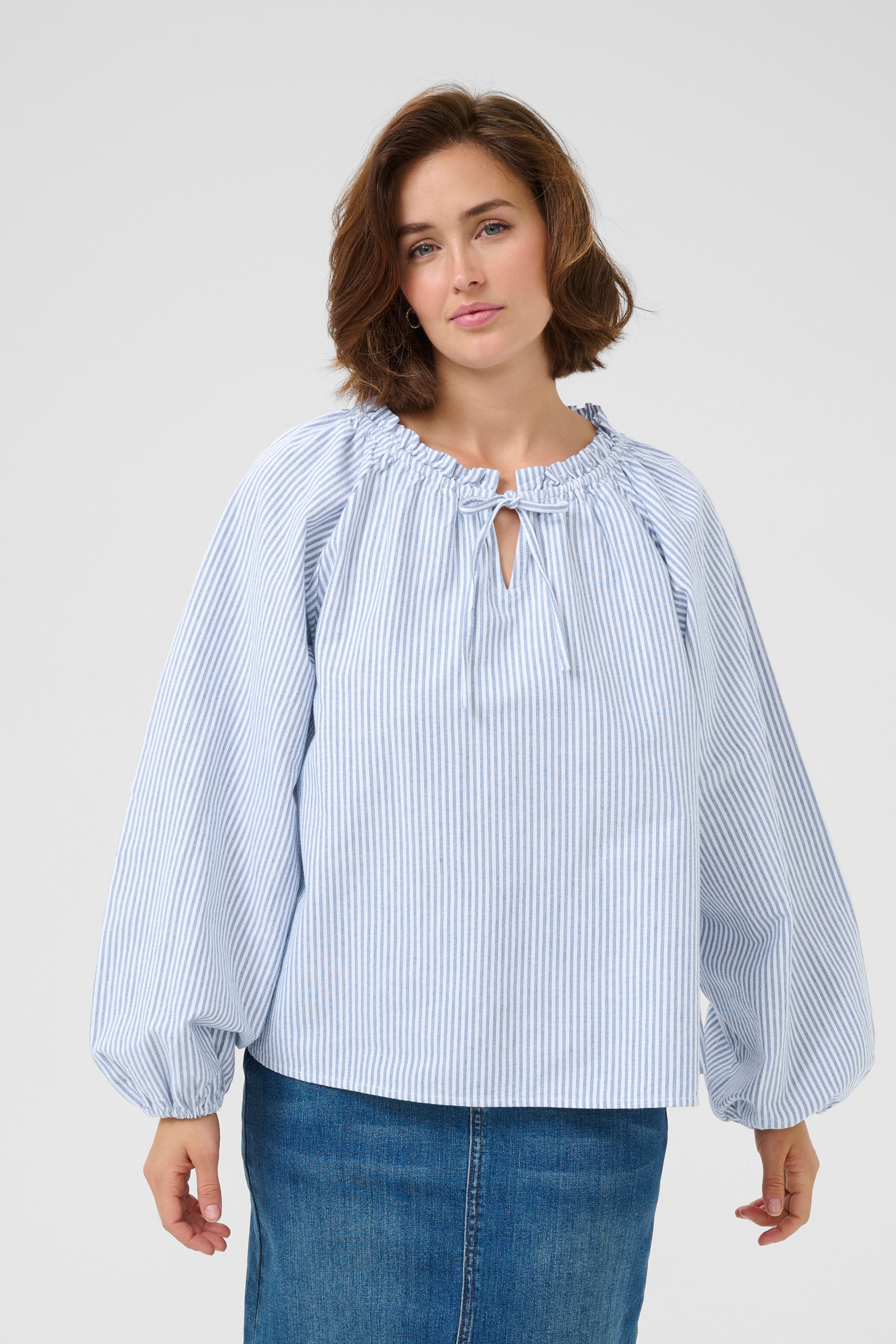 KAnelly Blouse LOOKBOOK FRONT 10552398-108067