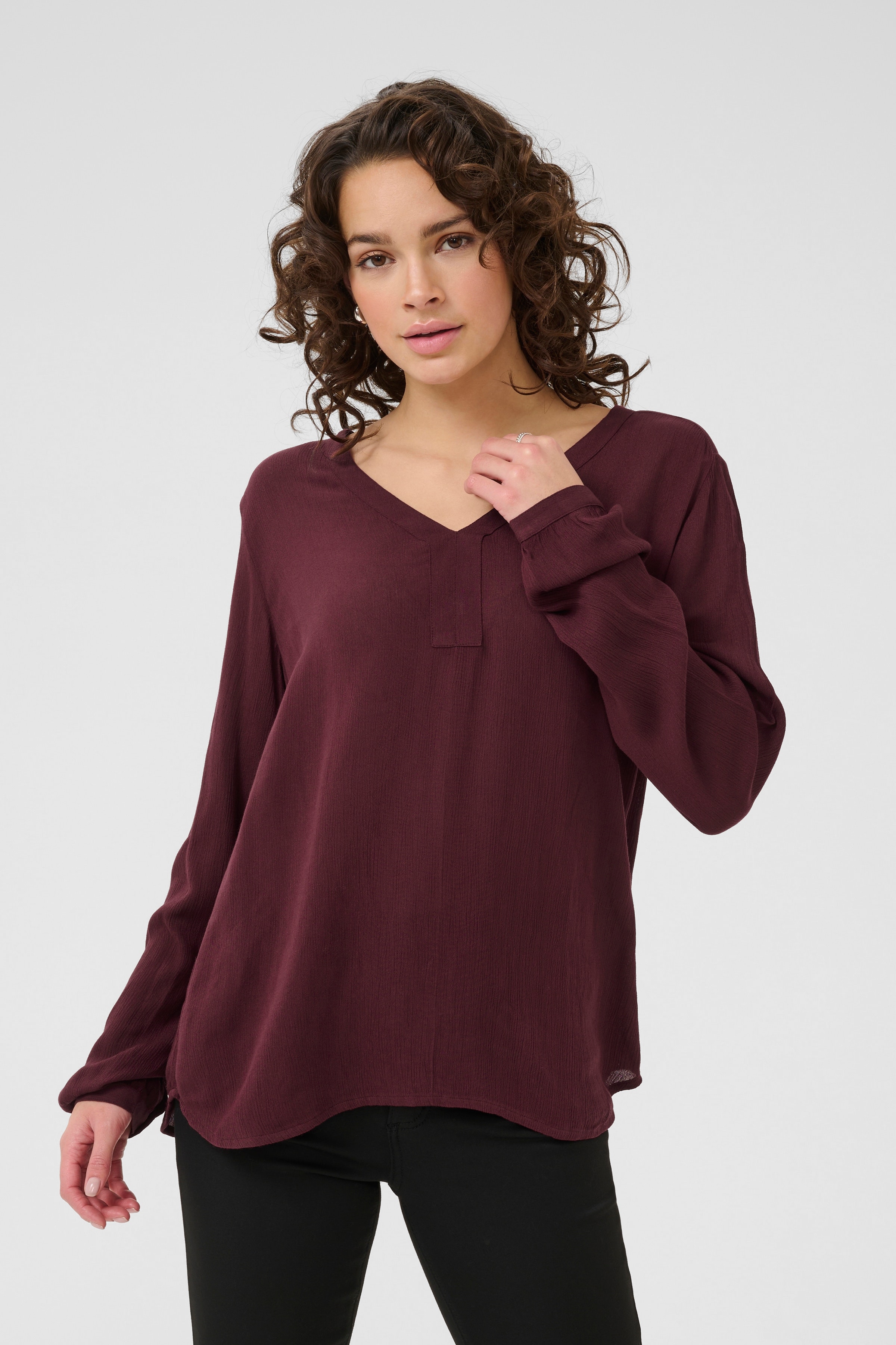 KAamber Bluse LOOKBOOK FRONT 501032-191528