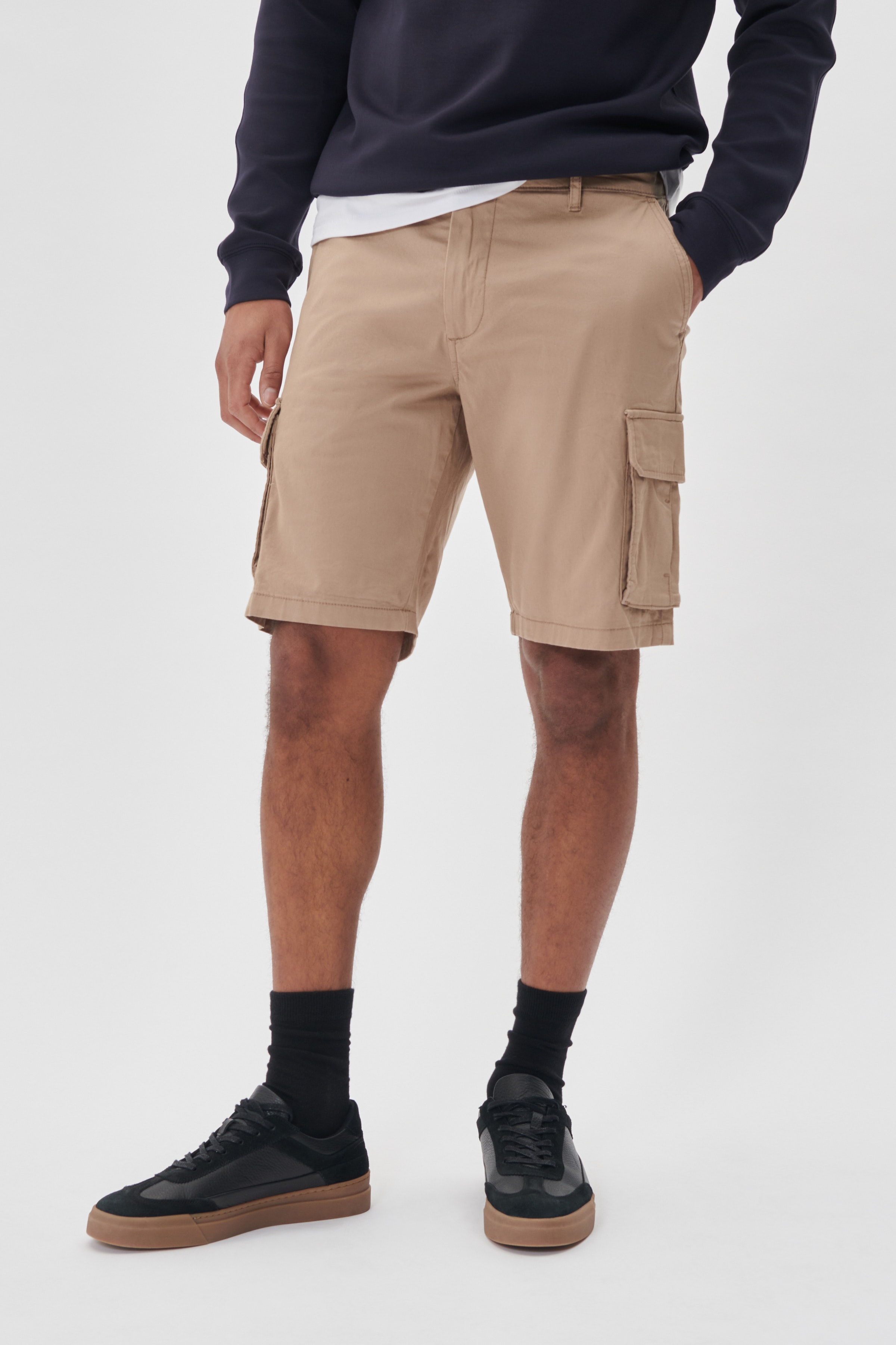 MAThomas Shorts LOOKBOOK FRONT 30207547-171312