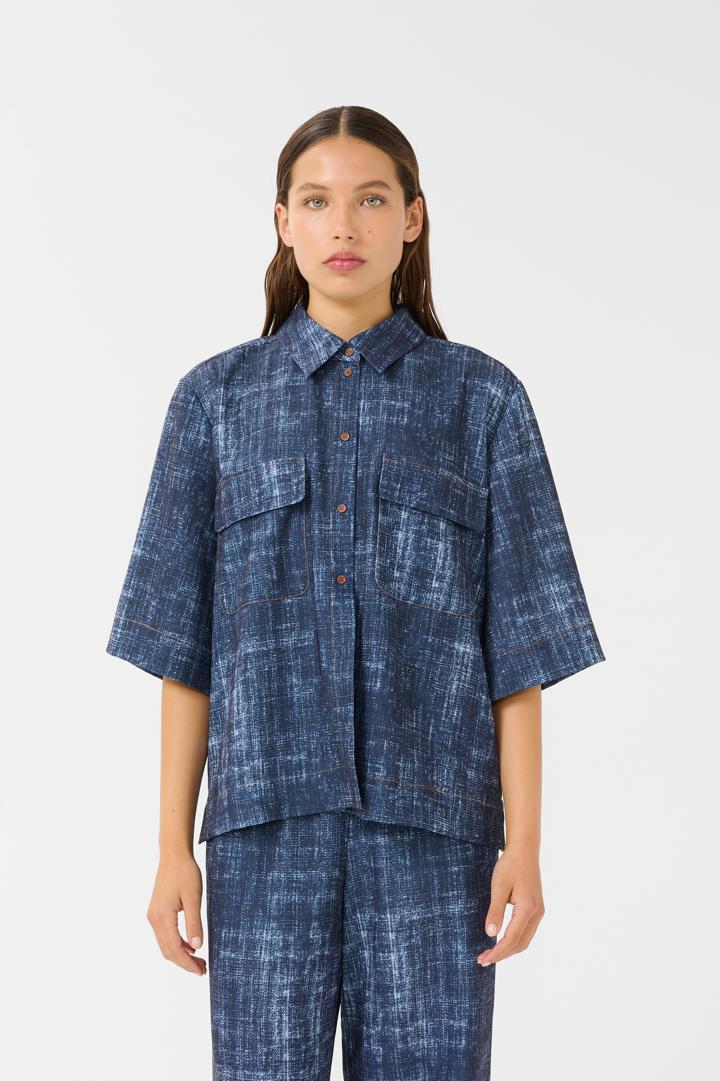 GZdemia Skjorta LOOKBOOK FRONT 10910409-107880