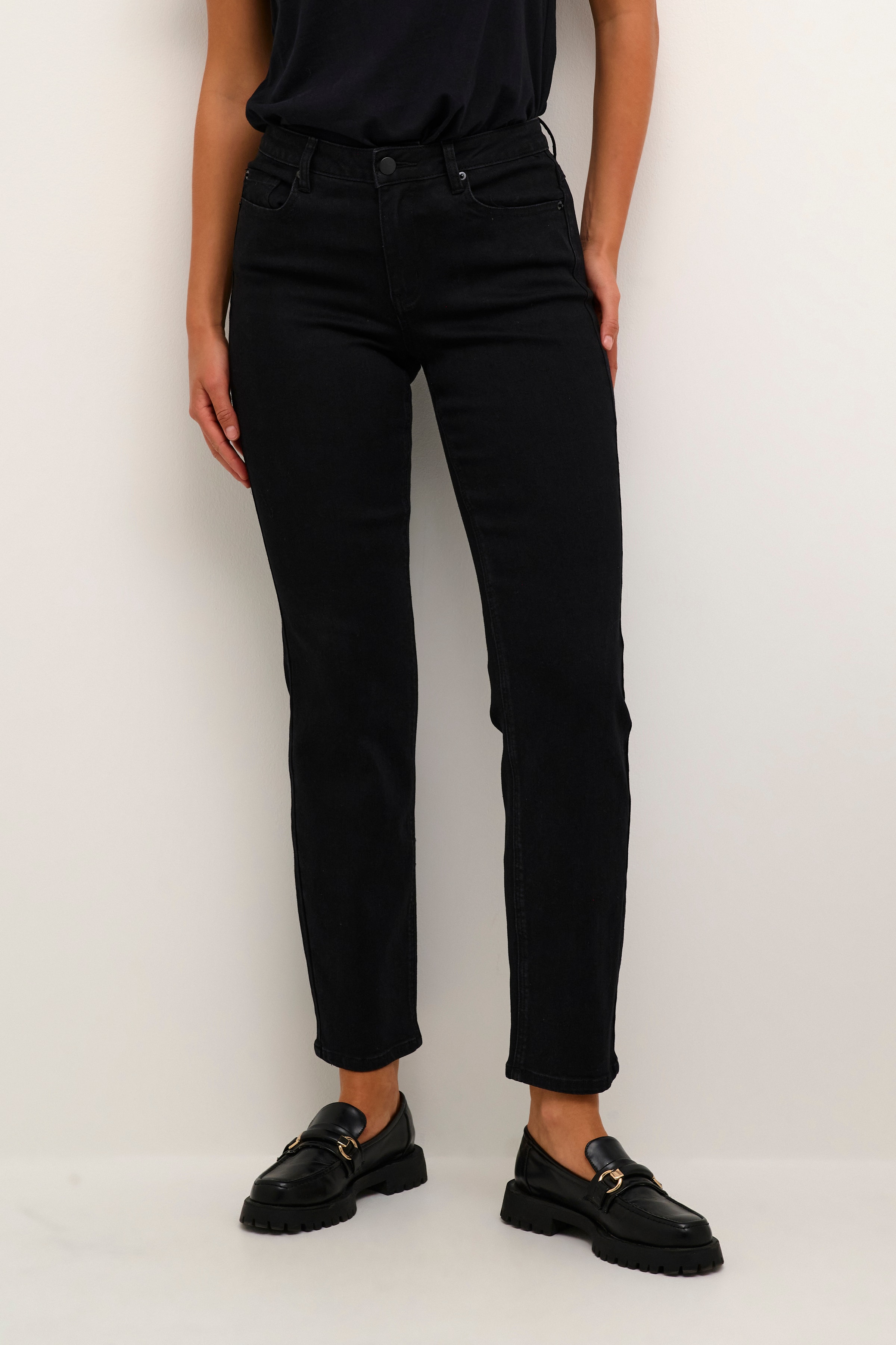 KAsinem Straight Jeans LOOKBOOK FRONT 10508394-100121