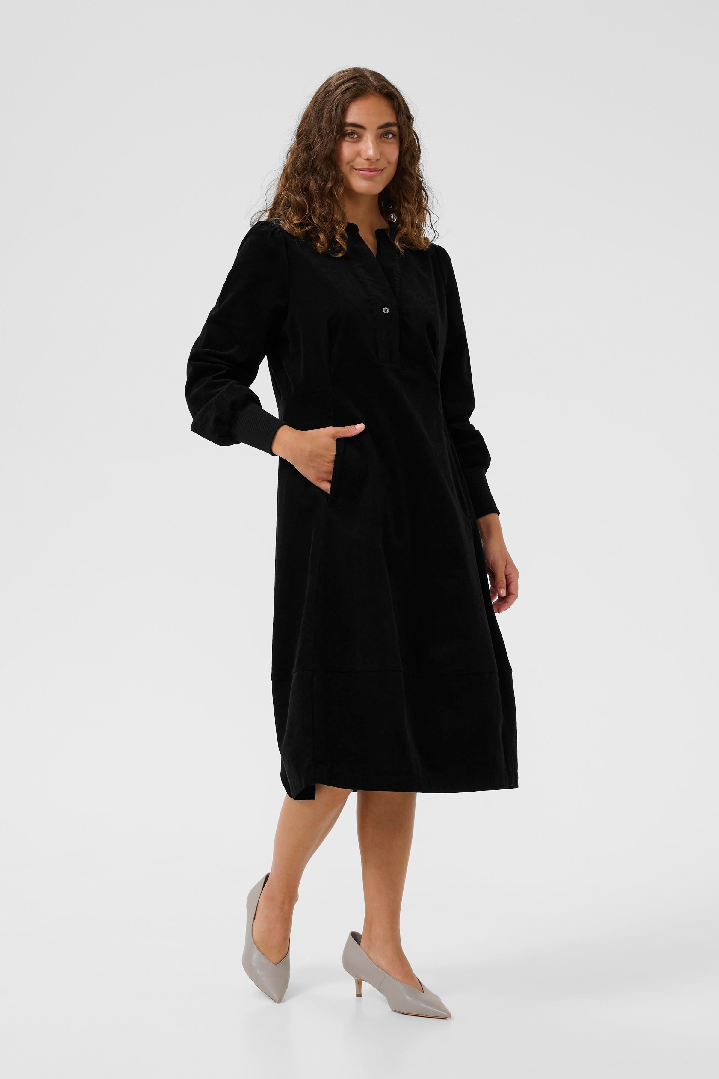CUrhaena Cordkleid LOOKBOOK FRONT 50112618-500012