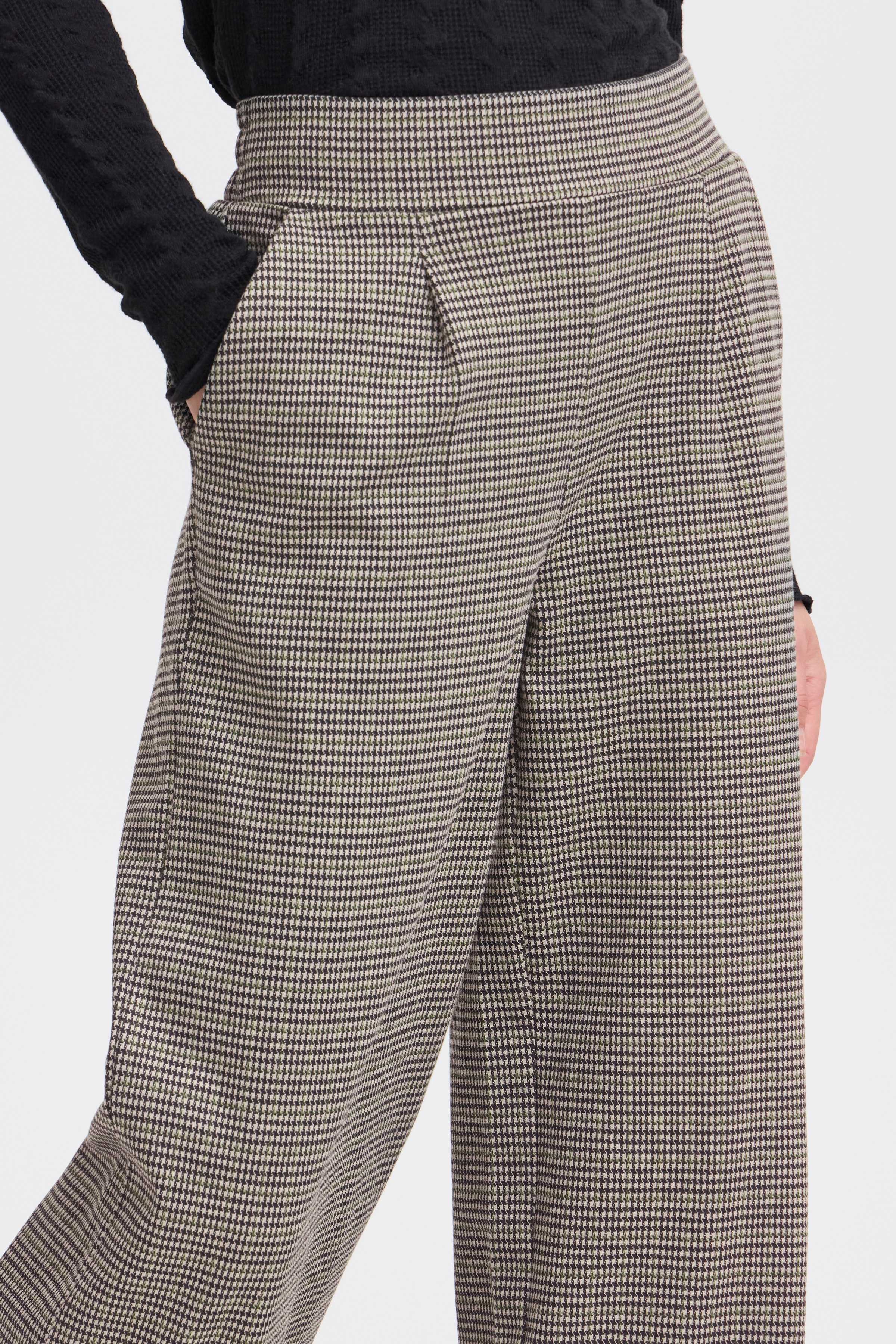 BYROWAN Hose LOOKBOOK DETAIL 20815702-200453