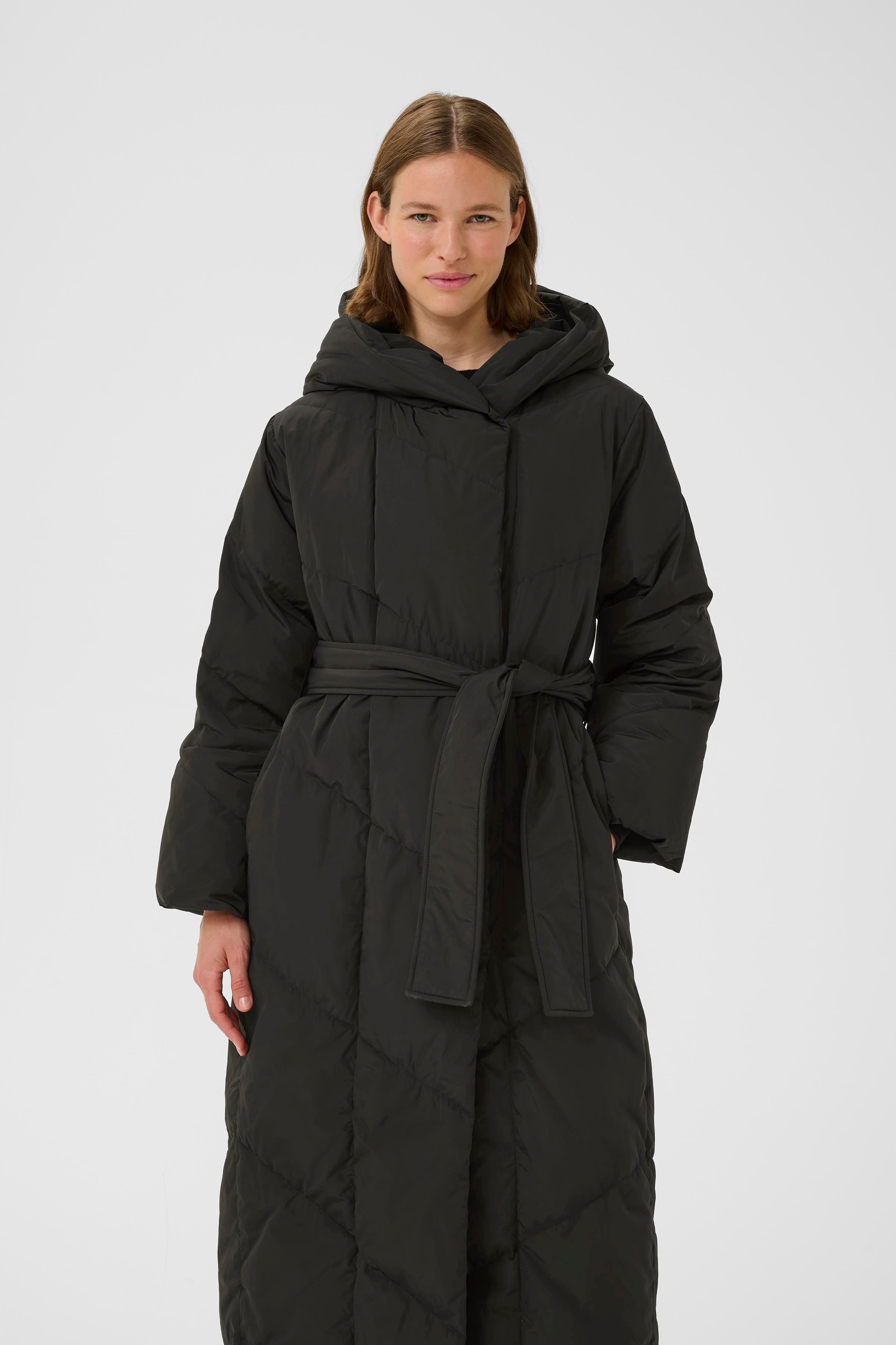 YazIW Daunen Mantel LOOKBOOK FRONT 30110618-194008
