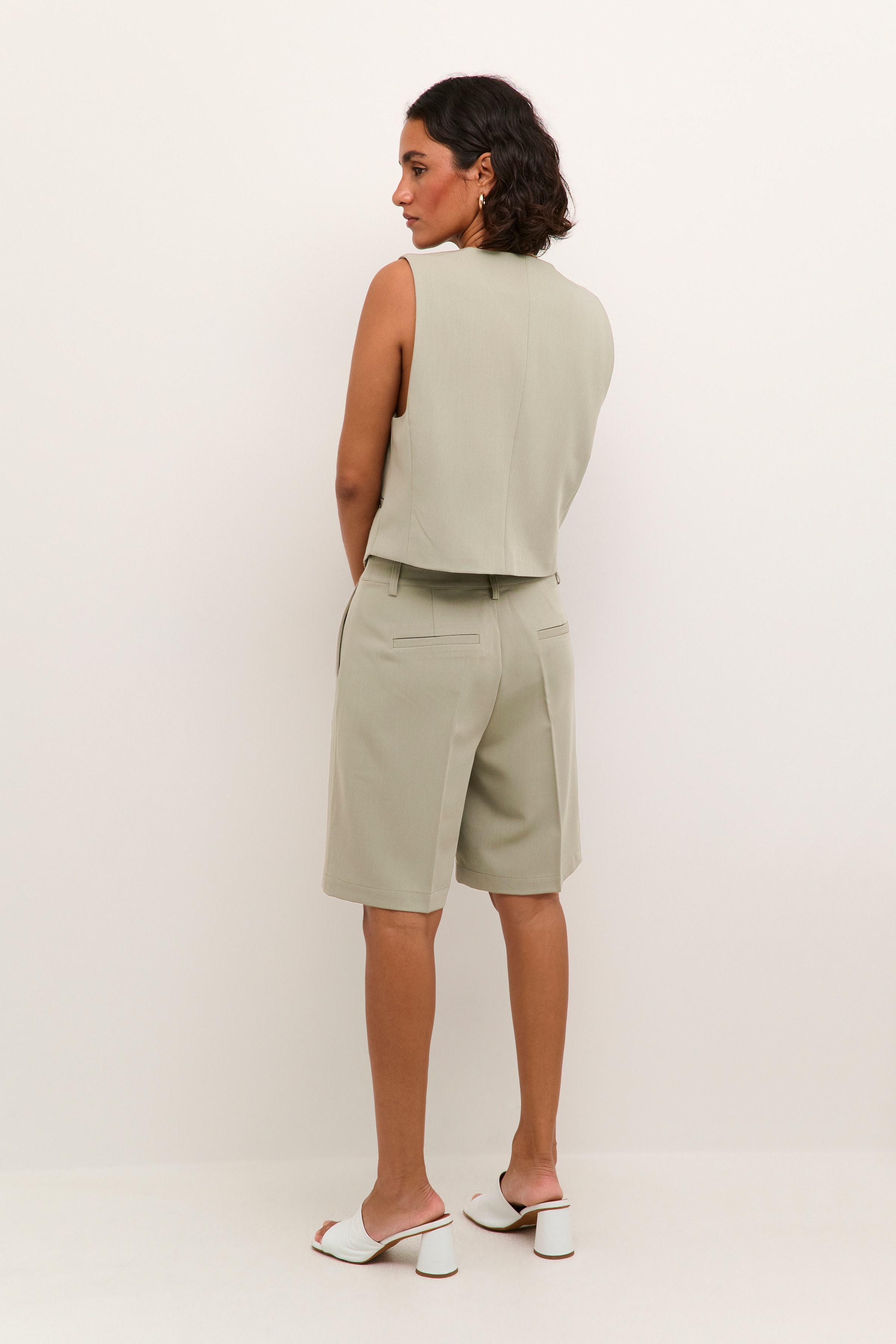 KAsakura Shorts LOOKBOOK BACK 10508660-170613