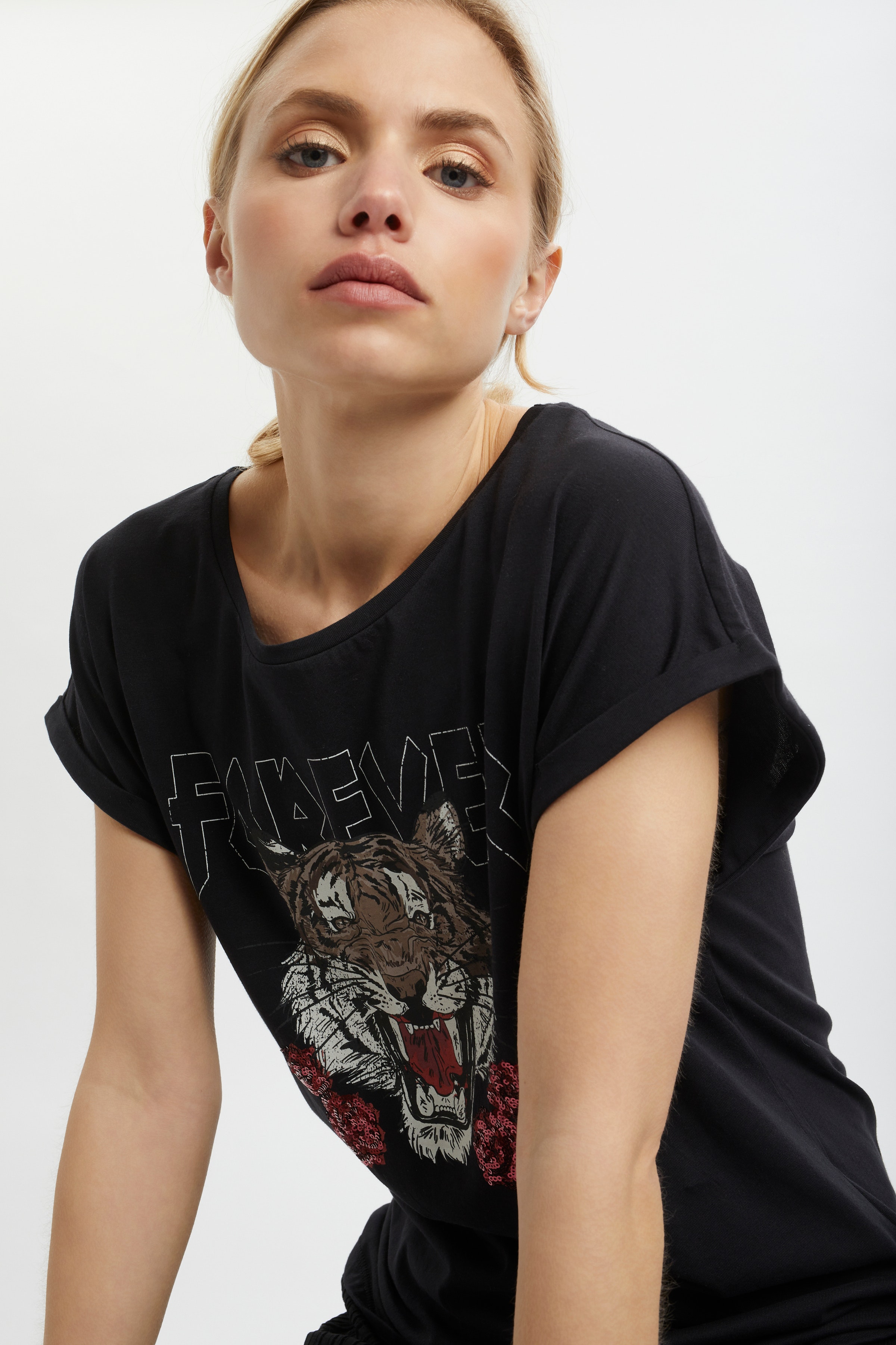 KAelea T-shirt LOOKBOOK DETAIL 10505988-100121