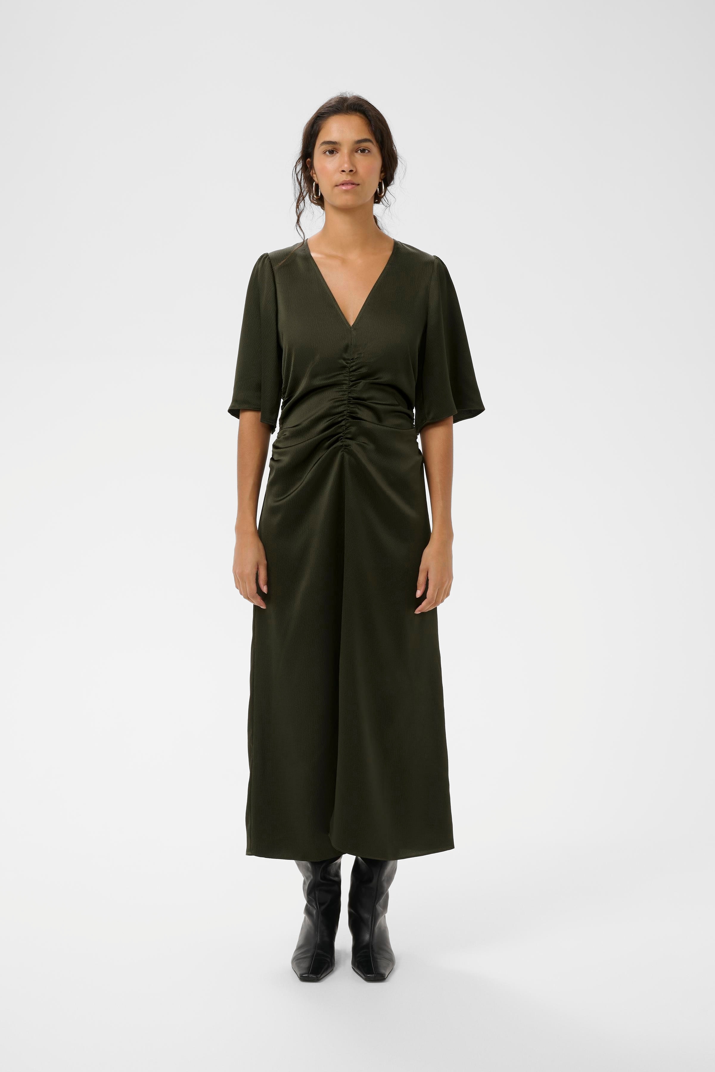 SendraIW Fitted Kjole LOOKBOOK FRONT 30110791-190509