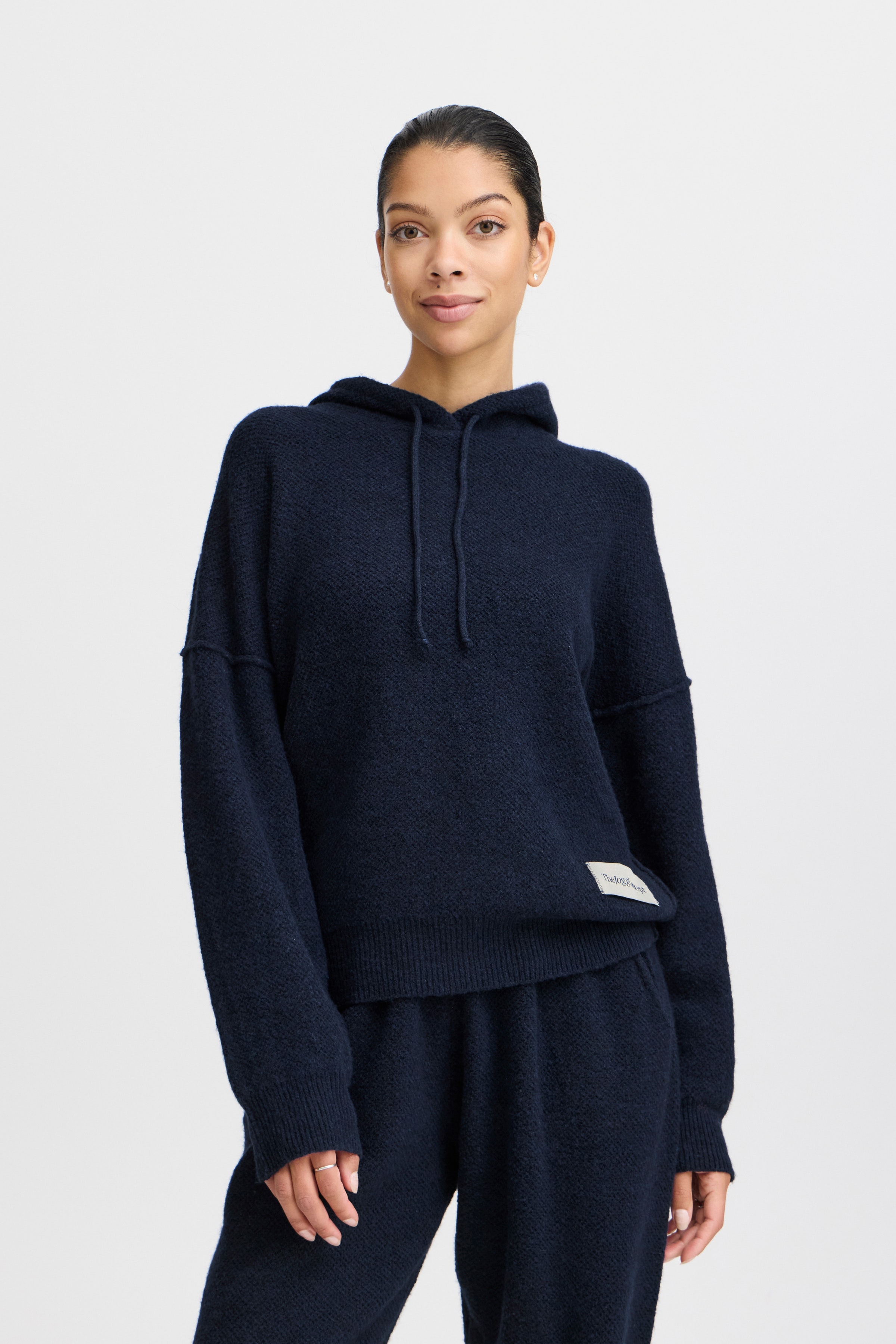 JCODA Pullover LOOKBOOK FRONT 22800597-193933