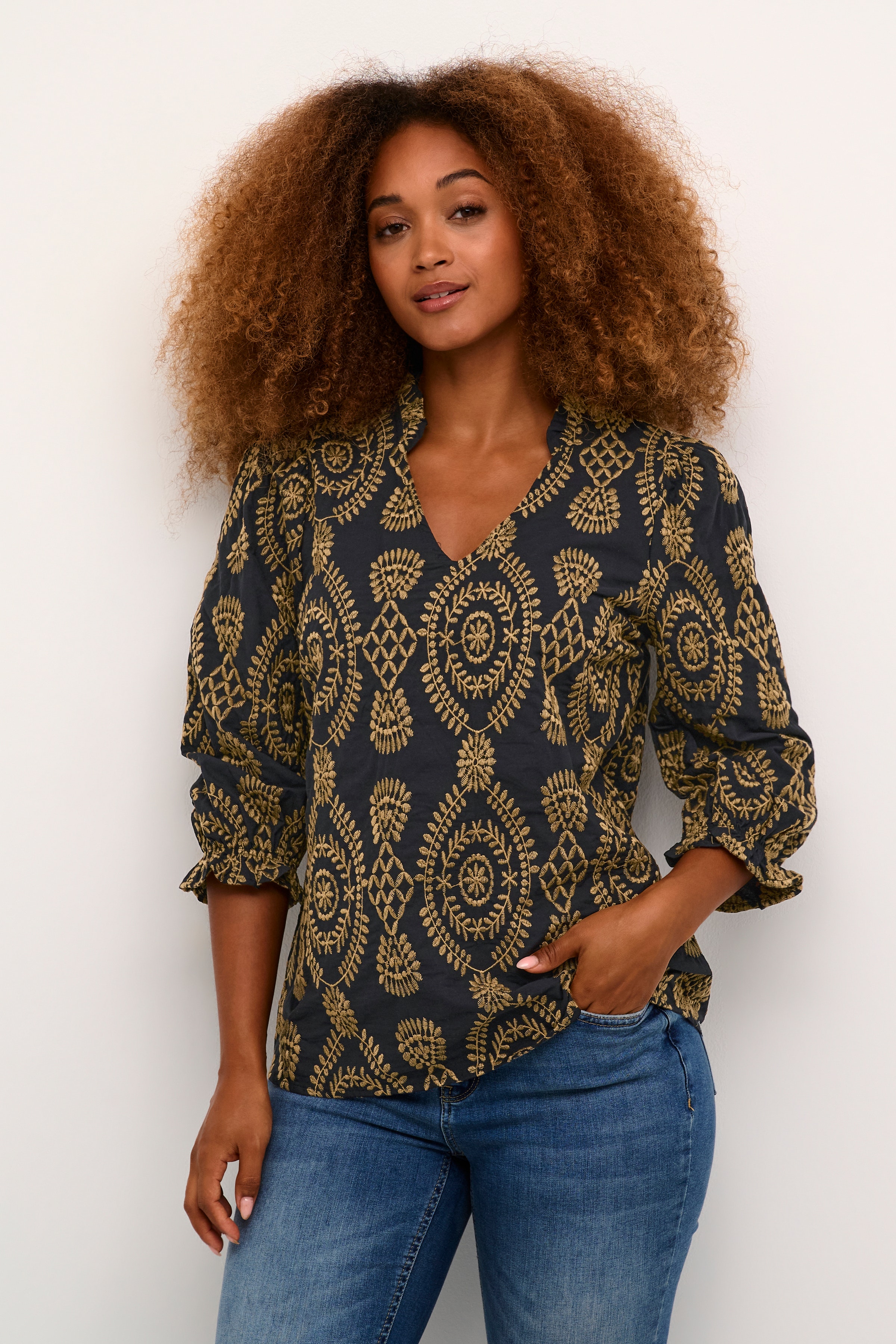 CUtia Blouse LOOKBOOK FRONT 50109439-500012