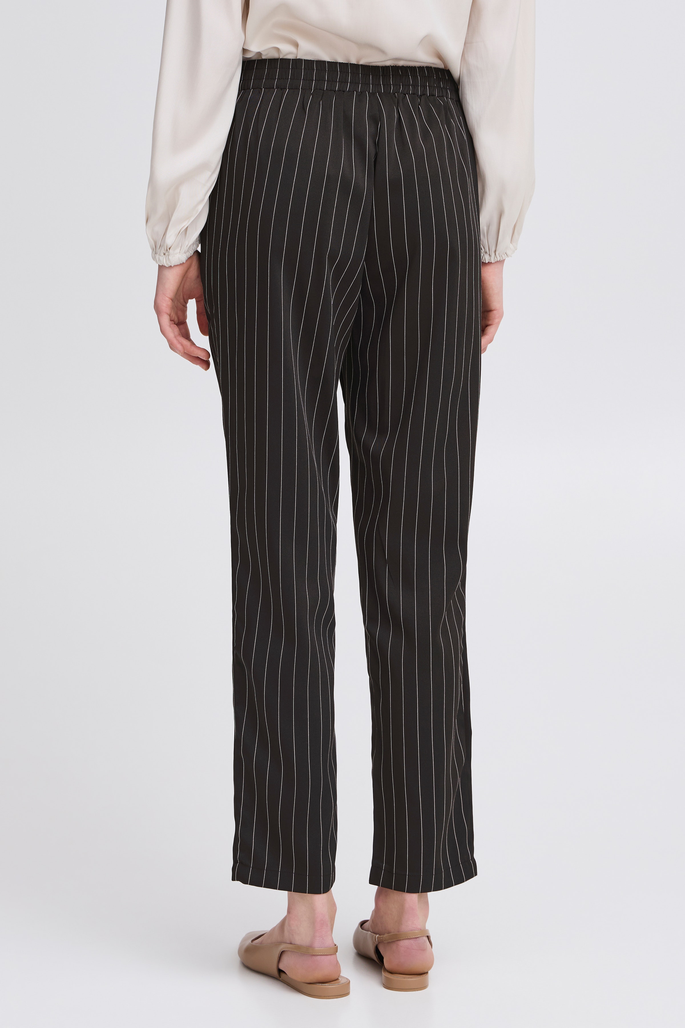 FRPAMILA Trousers LOOKBOOK FRONT 20613802-200115