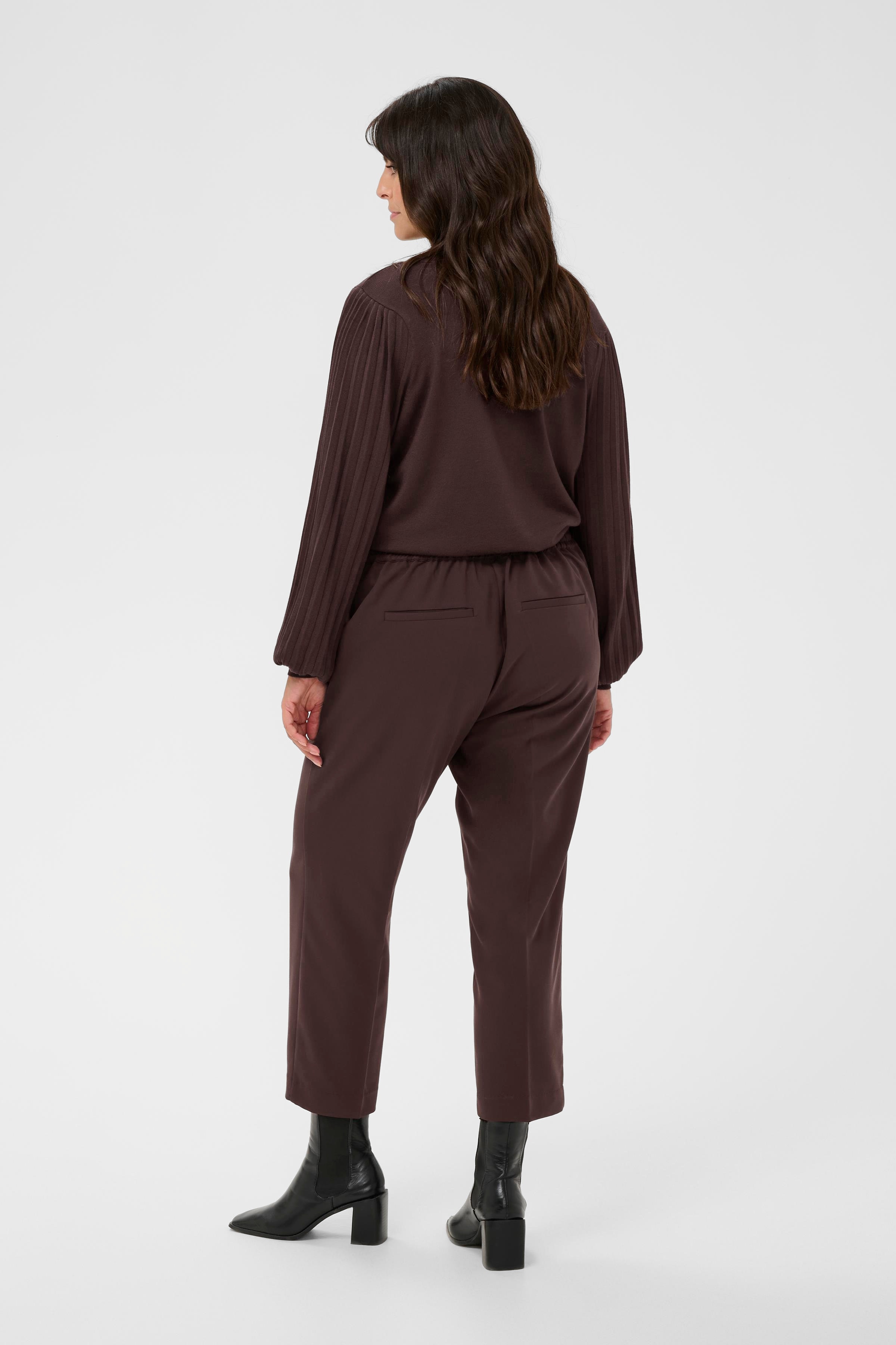 KCsakira Cropped Hose LOOKBOOK BACK 10580650-191111