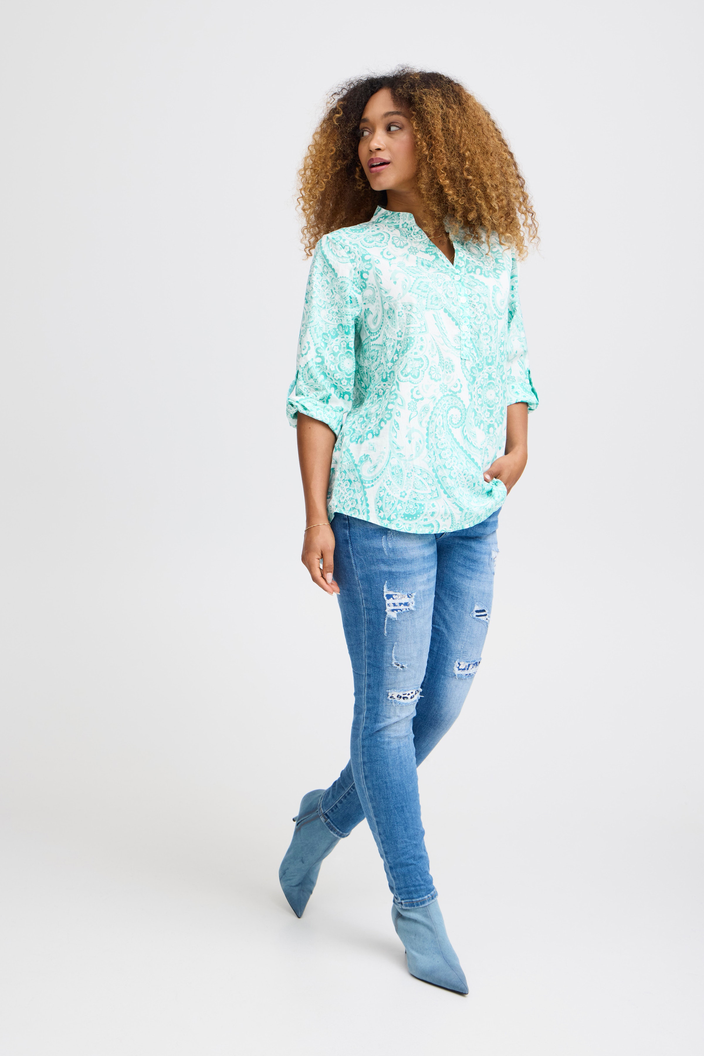 SBGABY Bluse LOOKBOOK FRONT 22100579-155218