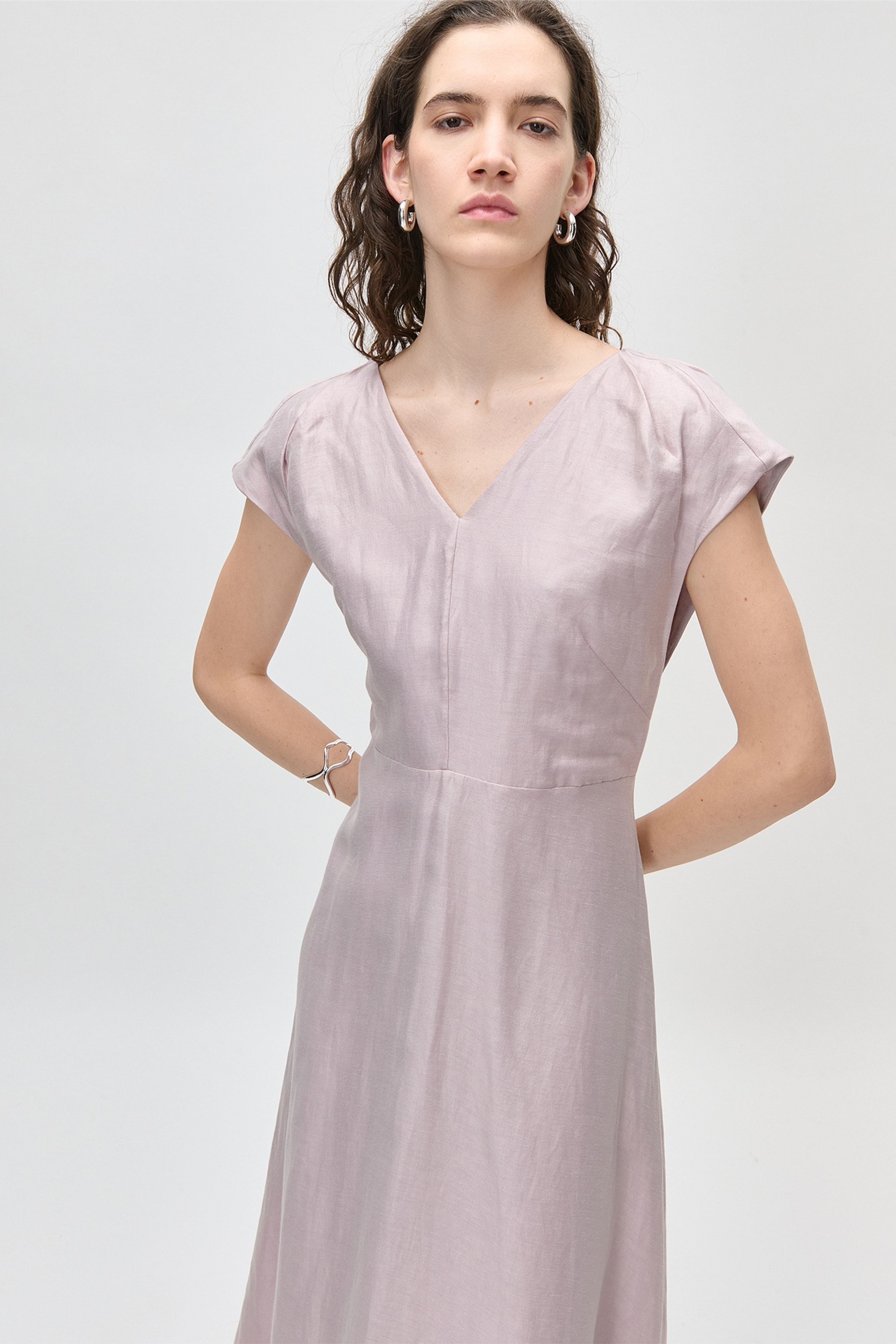 ODELINE Kjole LOOKBOOK FRONT 30600666-PP709