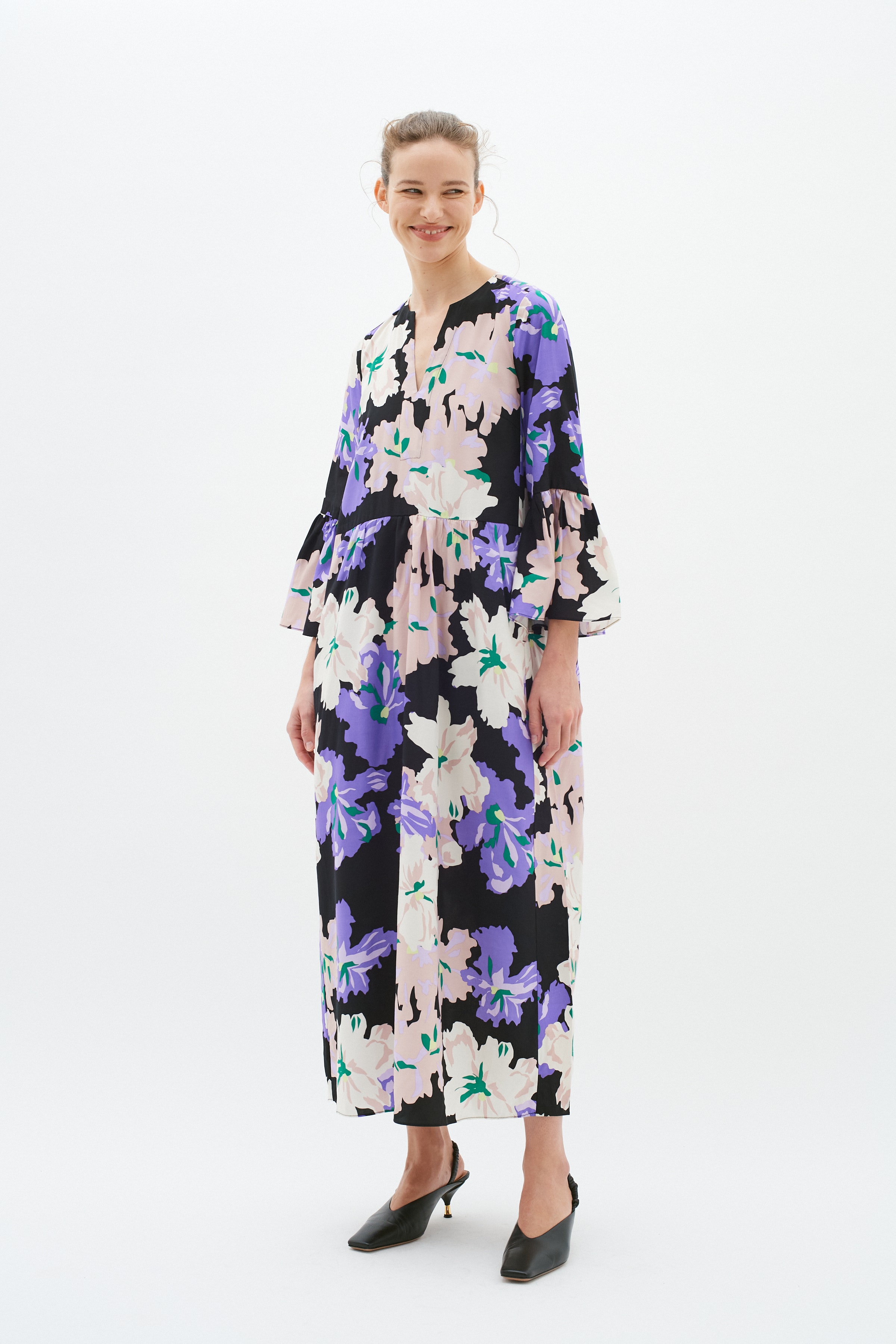 HanniIW Lang Kjole LOOKBOOK FRONT 30109126-302759