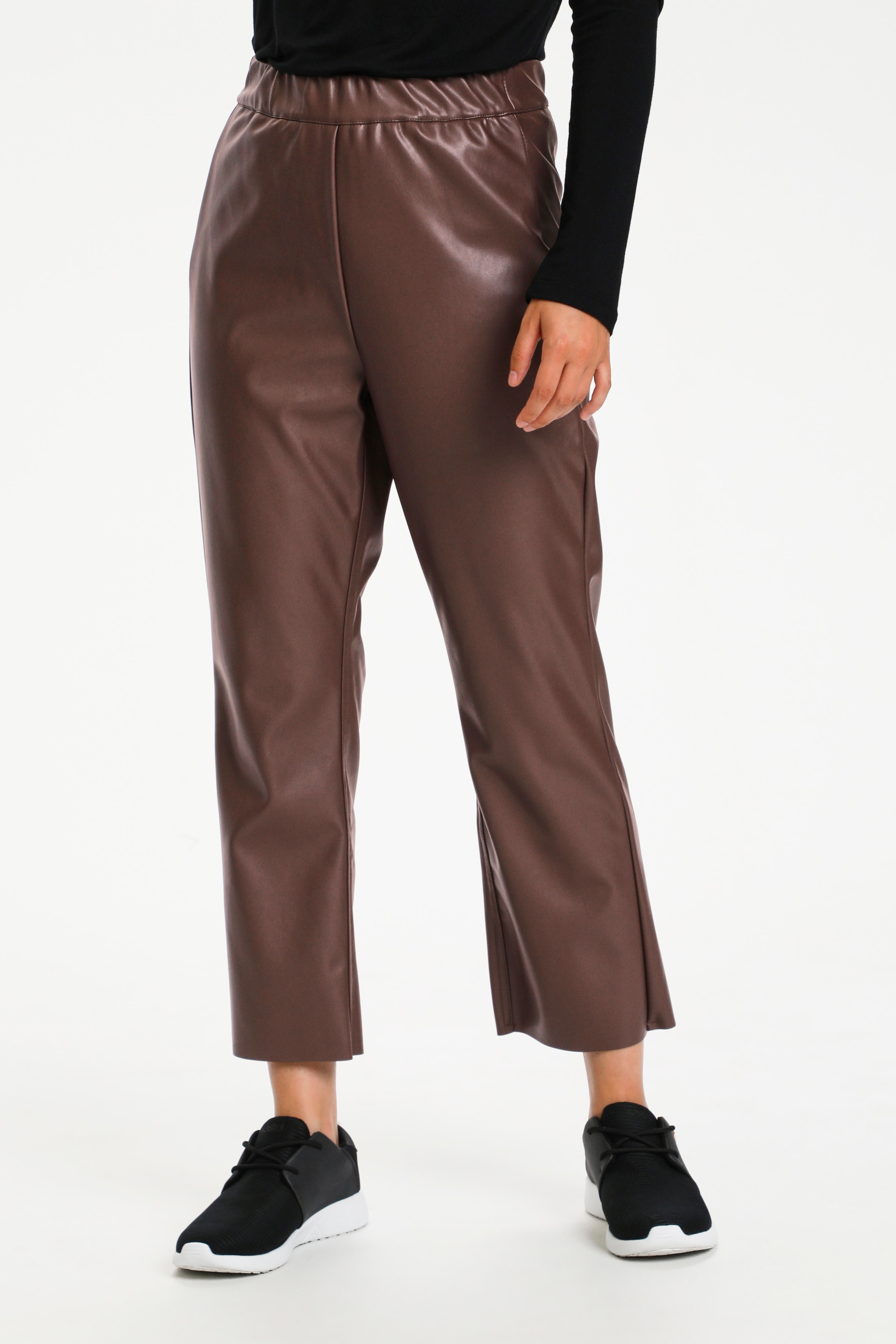 KAvirisa Fake Leather HW Pants Casual LOOKBOOK FRONT 10505806-191213
