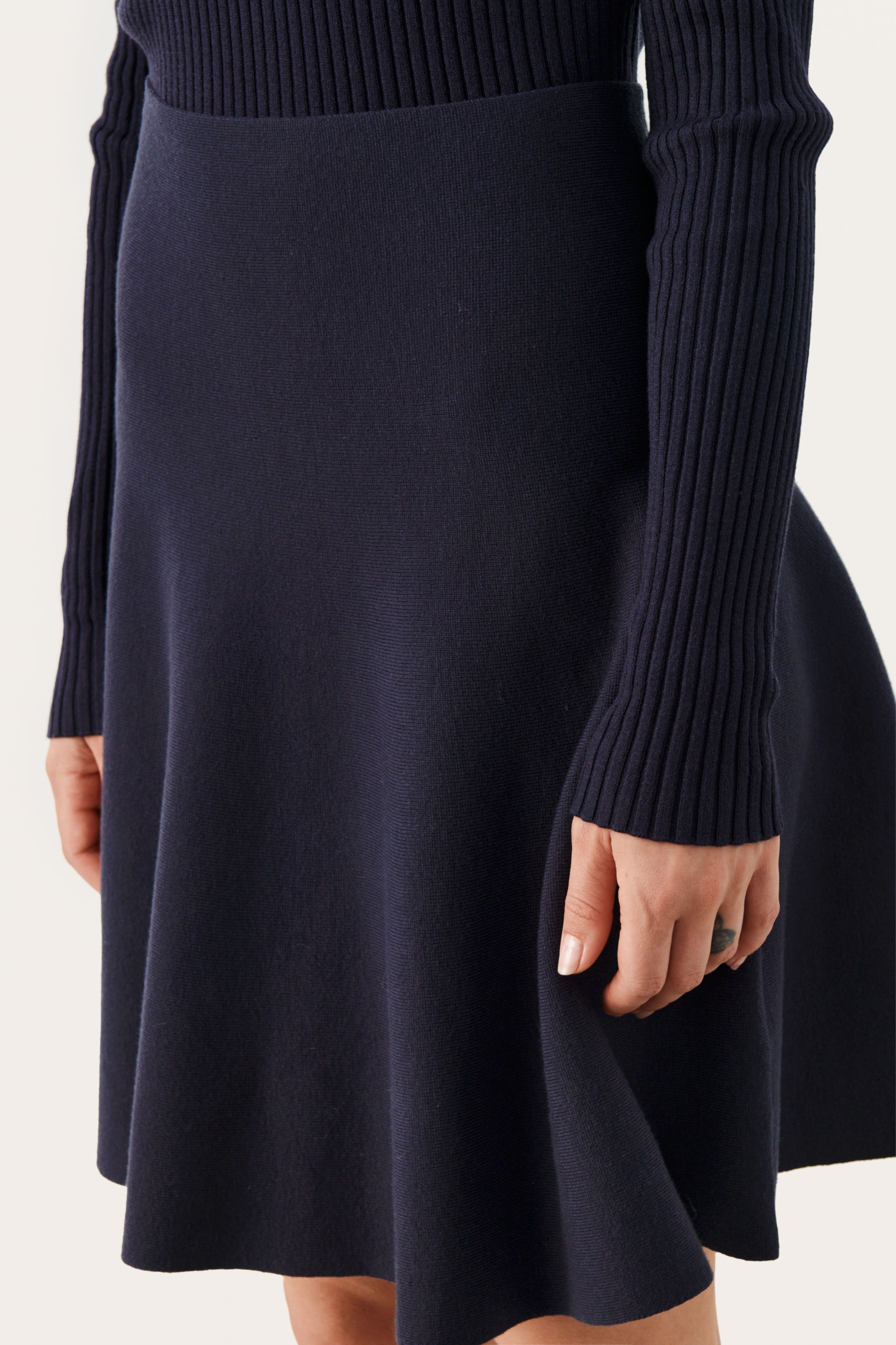 VikesPW Skirt LOOKBOOK DETAIL 30308100-194013