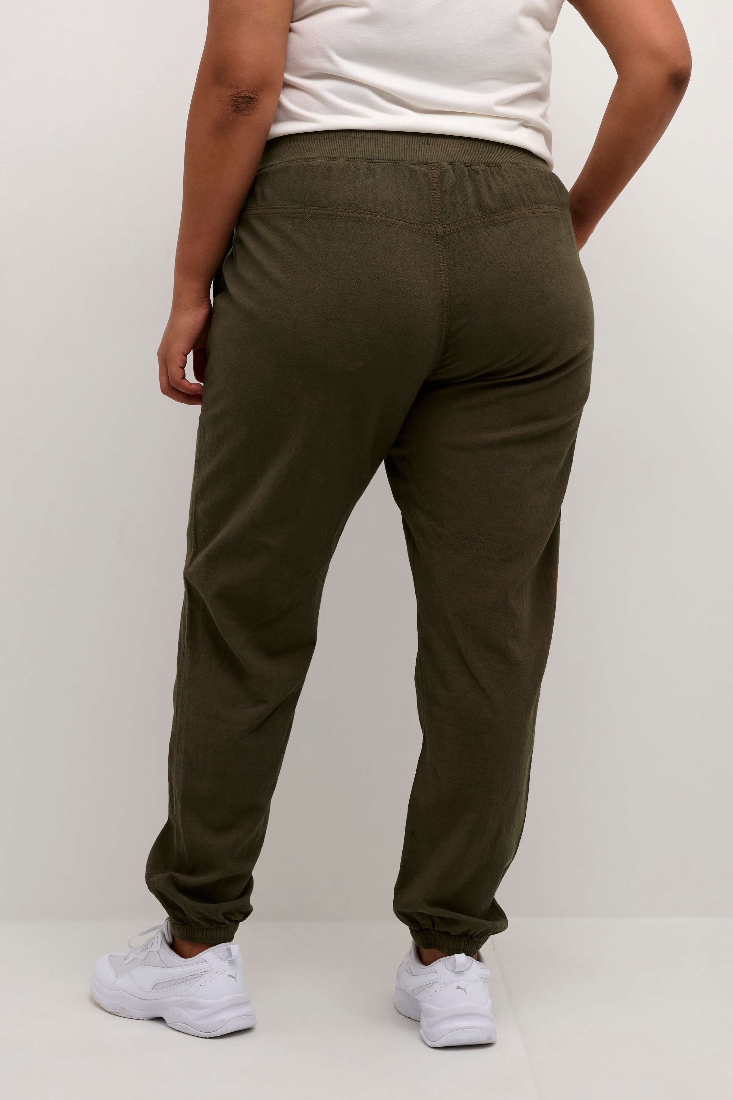 KCnana Trousers LOOKBOOK BACK 10581492-190511