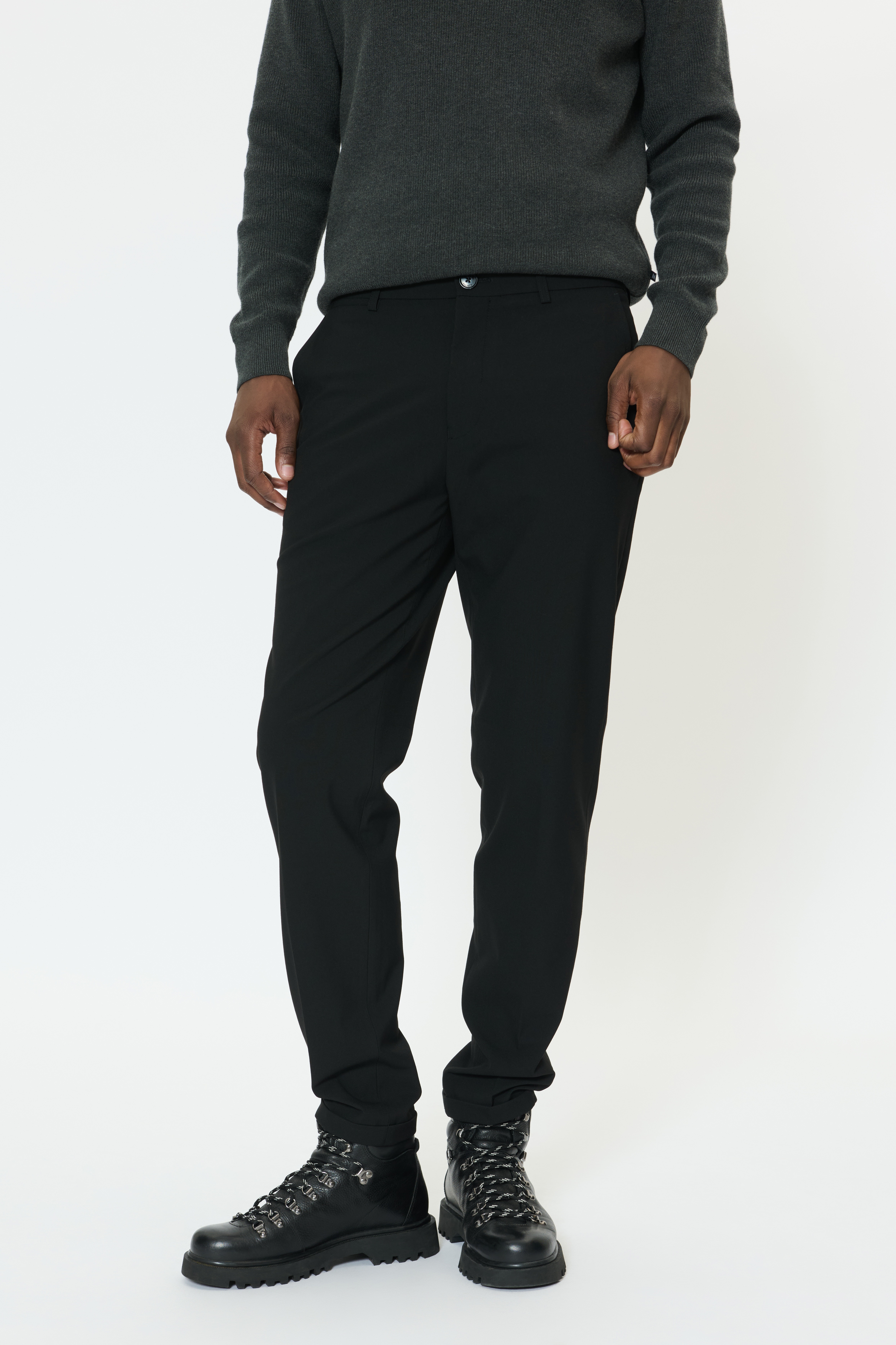 MAliam Bukser LOOKBOOK FRONT 30205157-300275