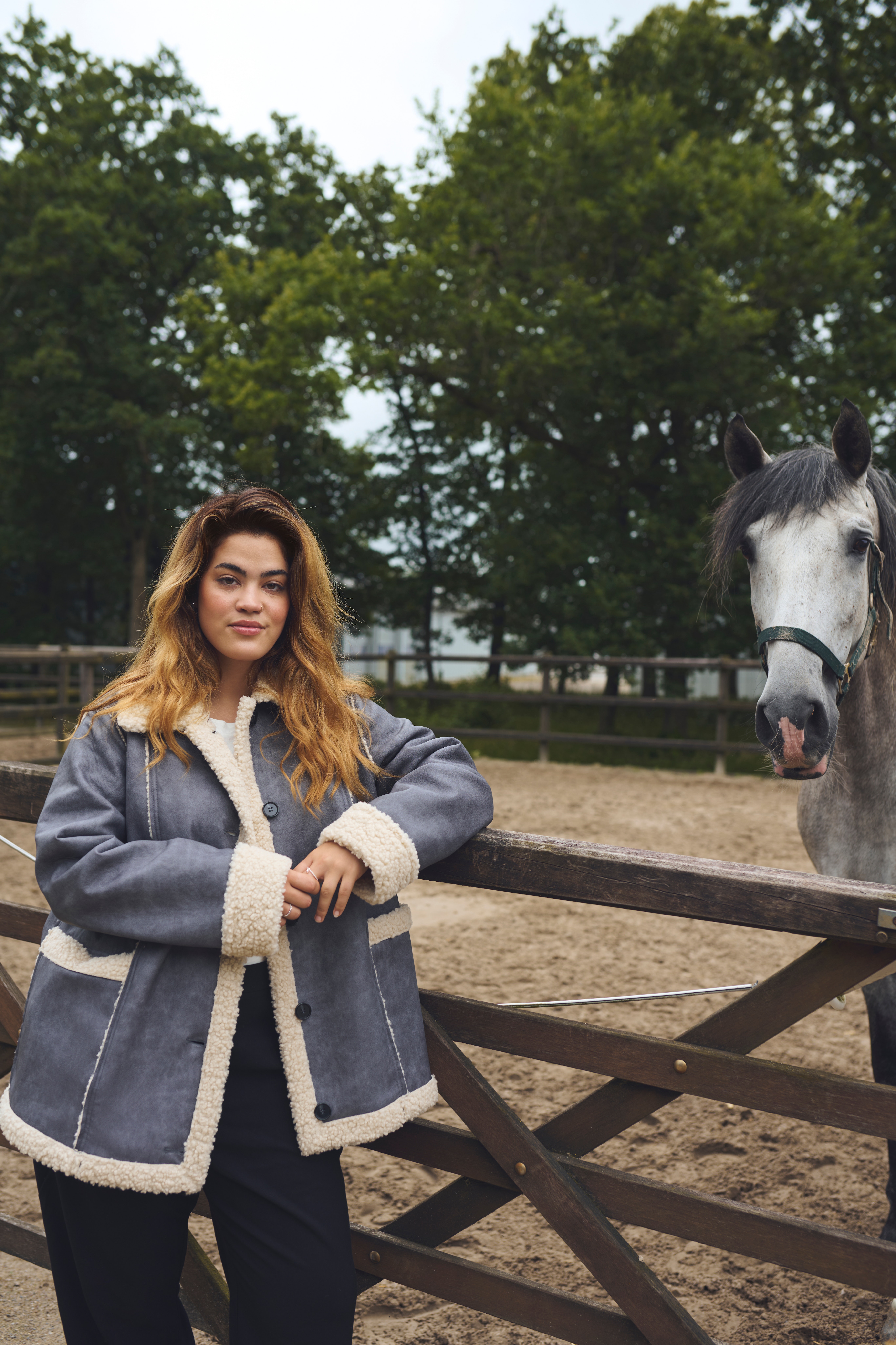 KCshirla Veste LOCATION NONE 10583126-100121