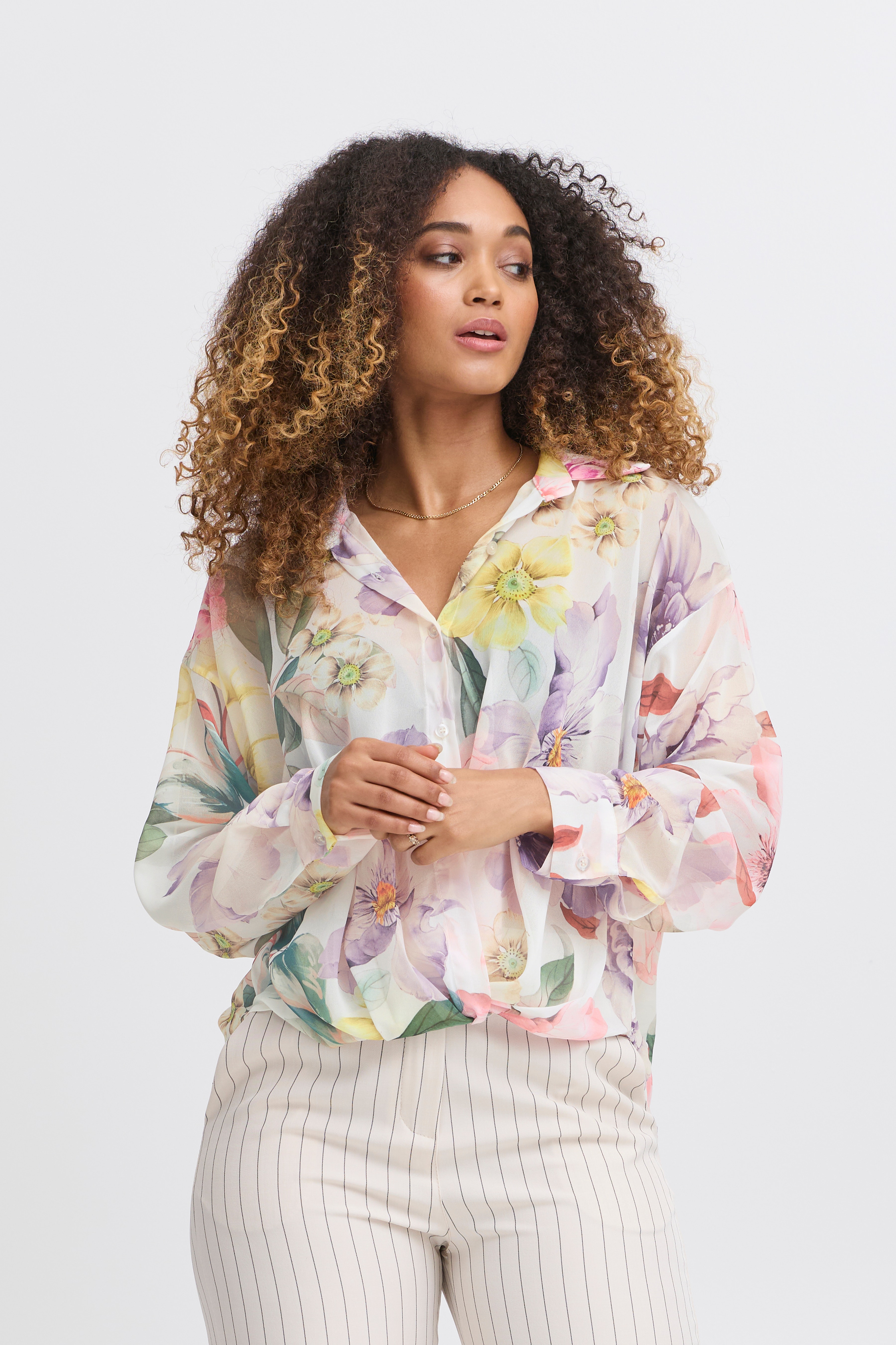 SBLENKE Bluse LOOKBOOK FRONT 22100903-140002
