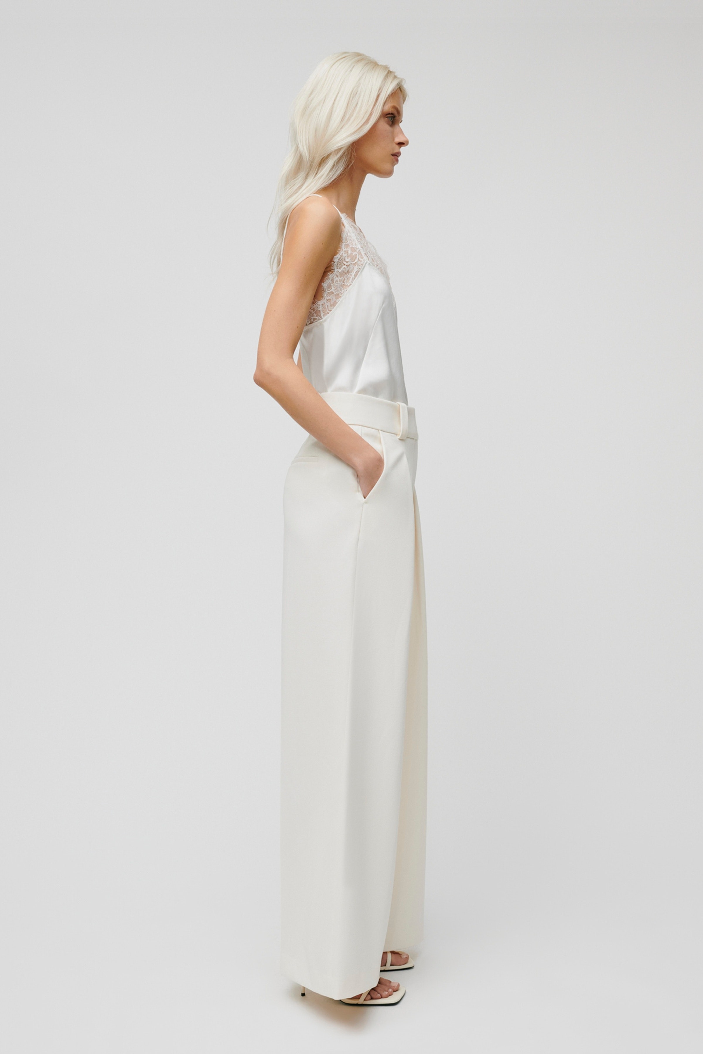 PEONY Trousers LOOKBOOK FRONT 30600550-WH011