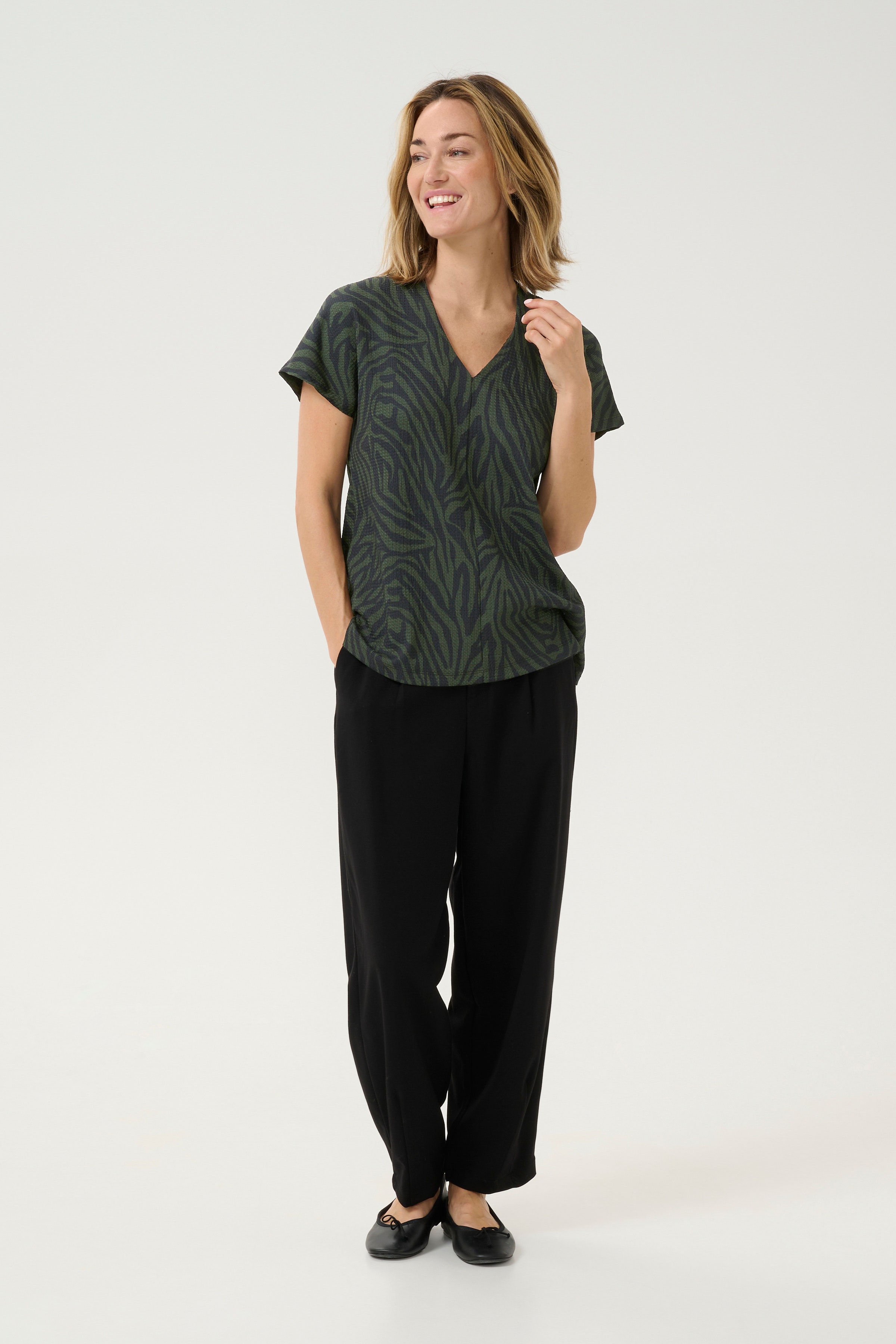 BPhanna Blus LOOKBOOK FRONT 10590727-107053B