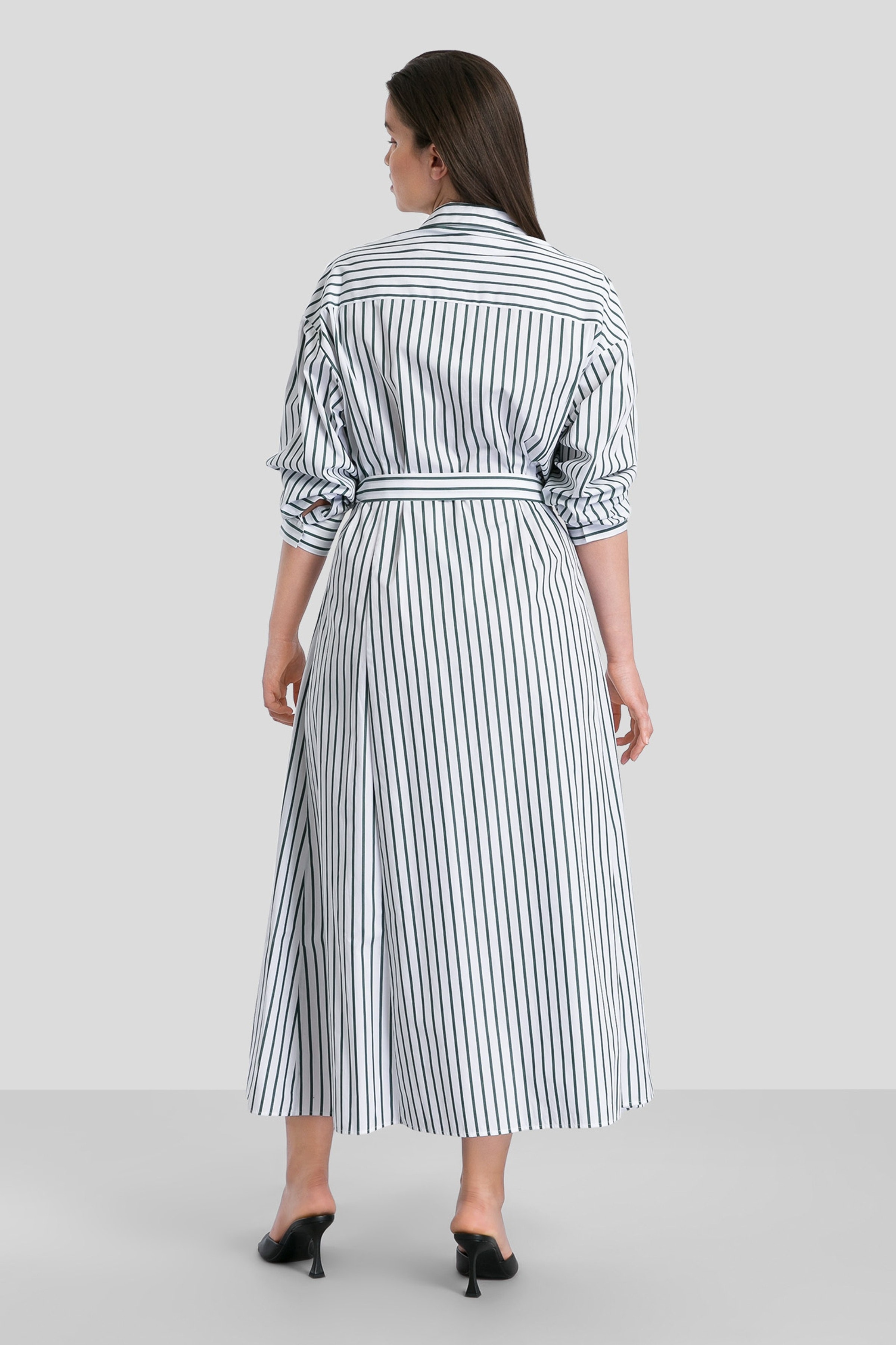 MIRANDA Kjole LOOKBOOK BACK 30600231-MC2100