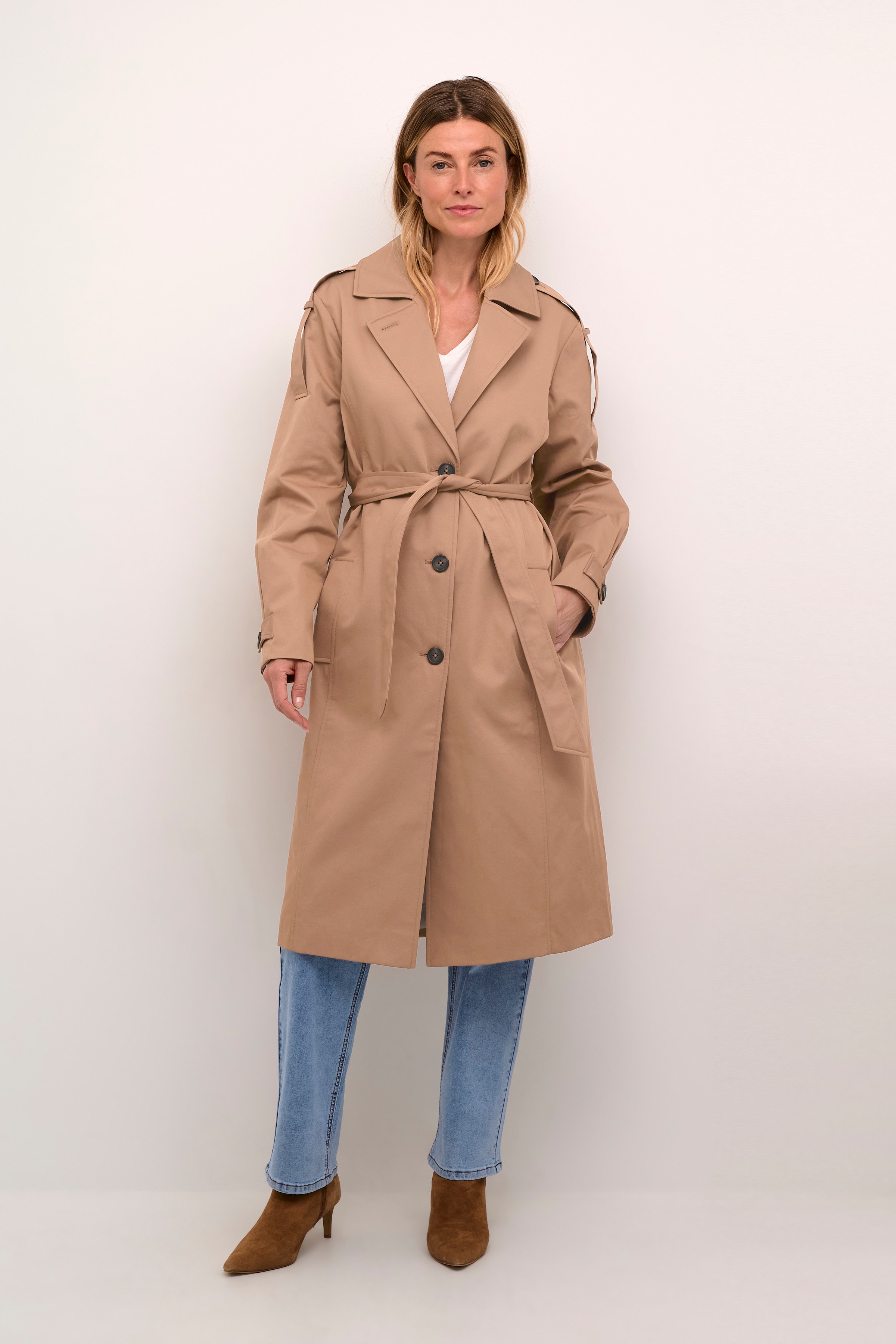 CRRea Trenchcoat LOOKBOOK FRONT 10613178-171324