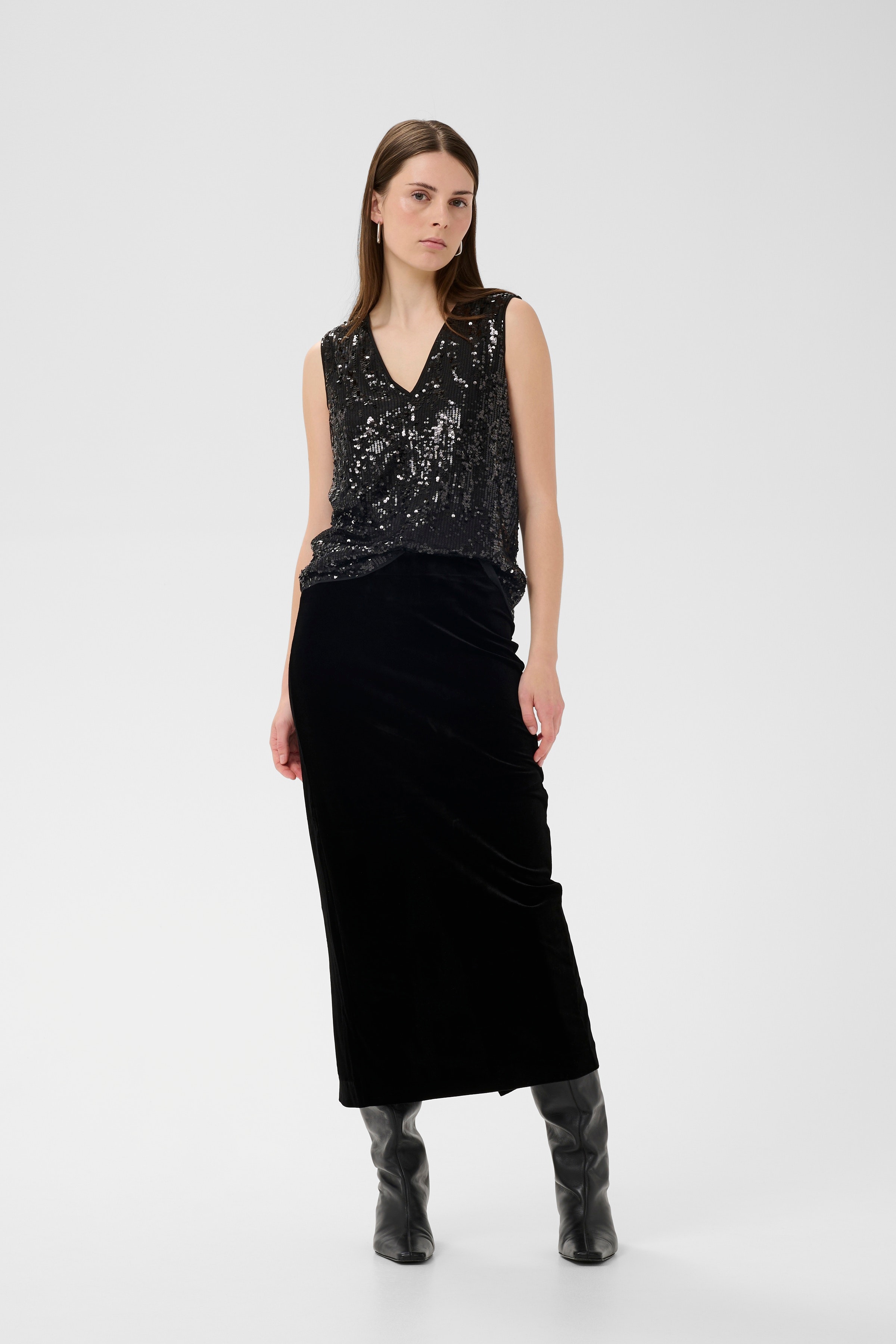 BrynnIW Aida Rock LOOKBOOK FRONT 30110082-194008