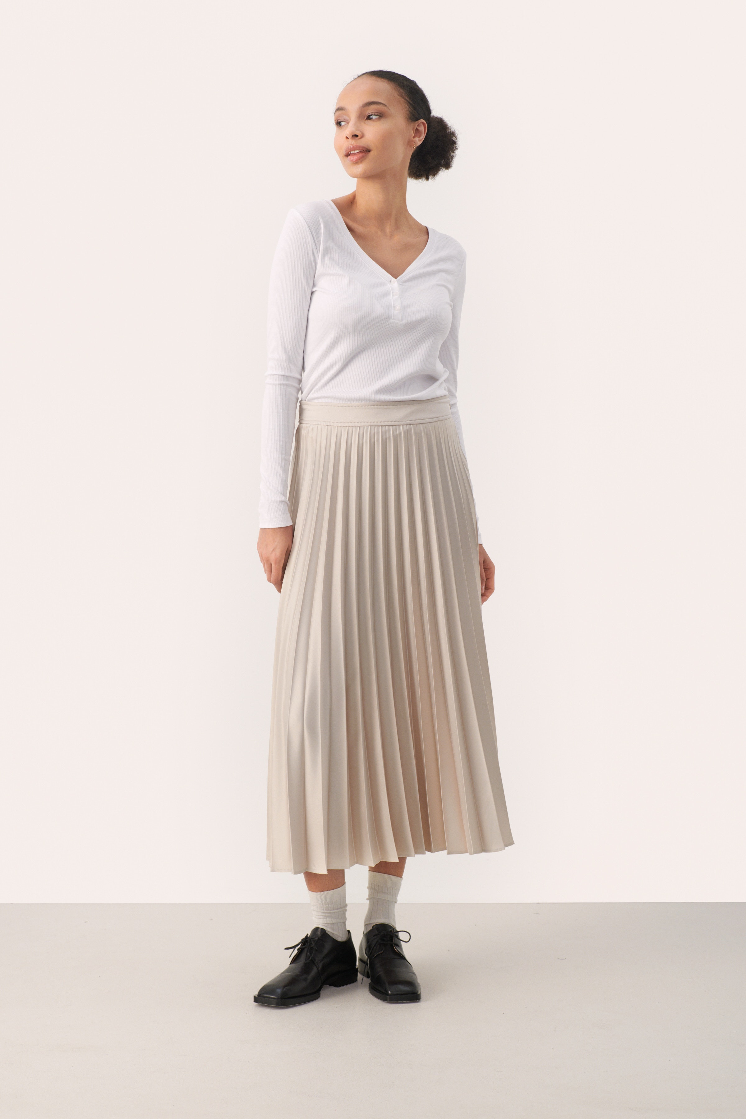 VenedaPW Long pleated skirt LOOKBOOK FRONT 30309138-130401