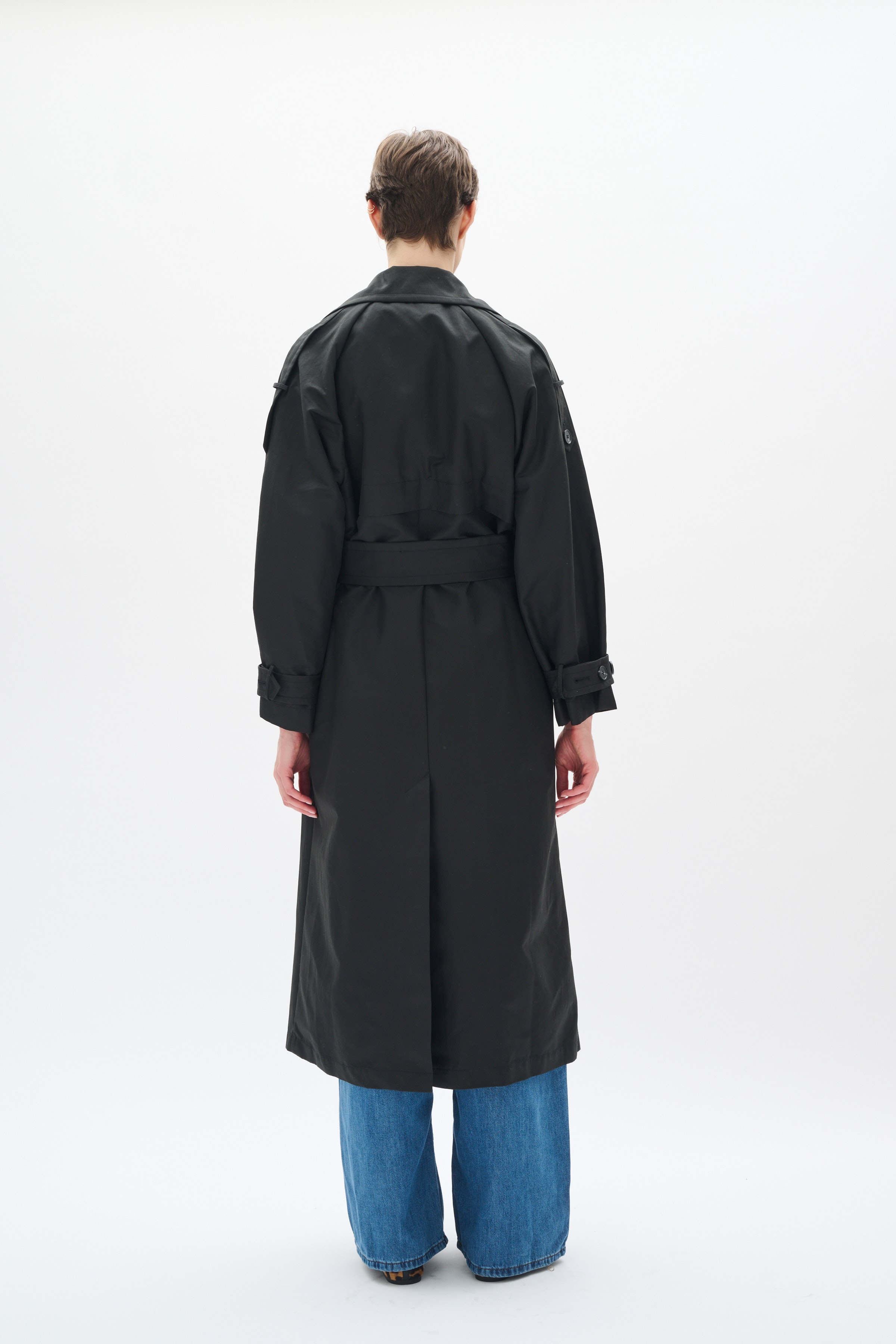 ToiniIW TrenchCoat LOOKBOOK BACK 30109027-194008