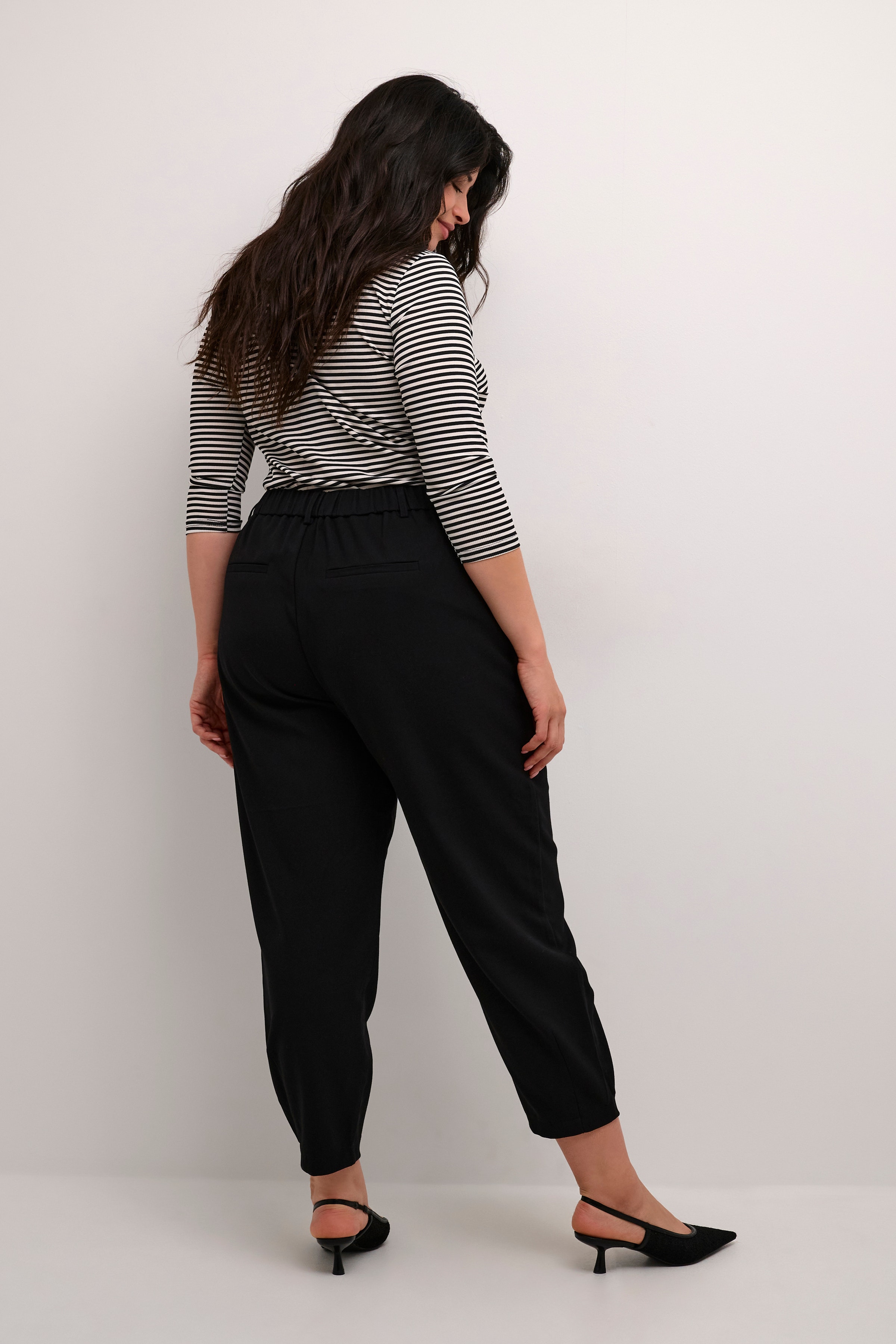 KCmerla Trousers LOOKBOOK BACK 10582231-100121