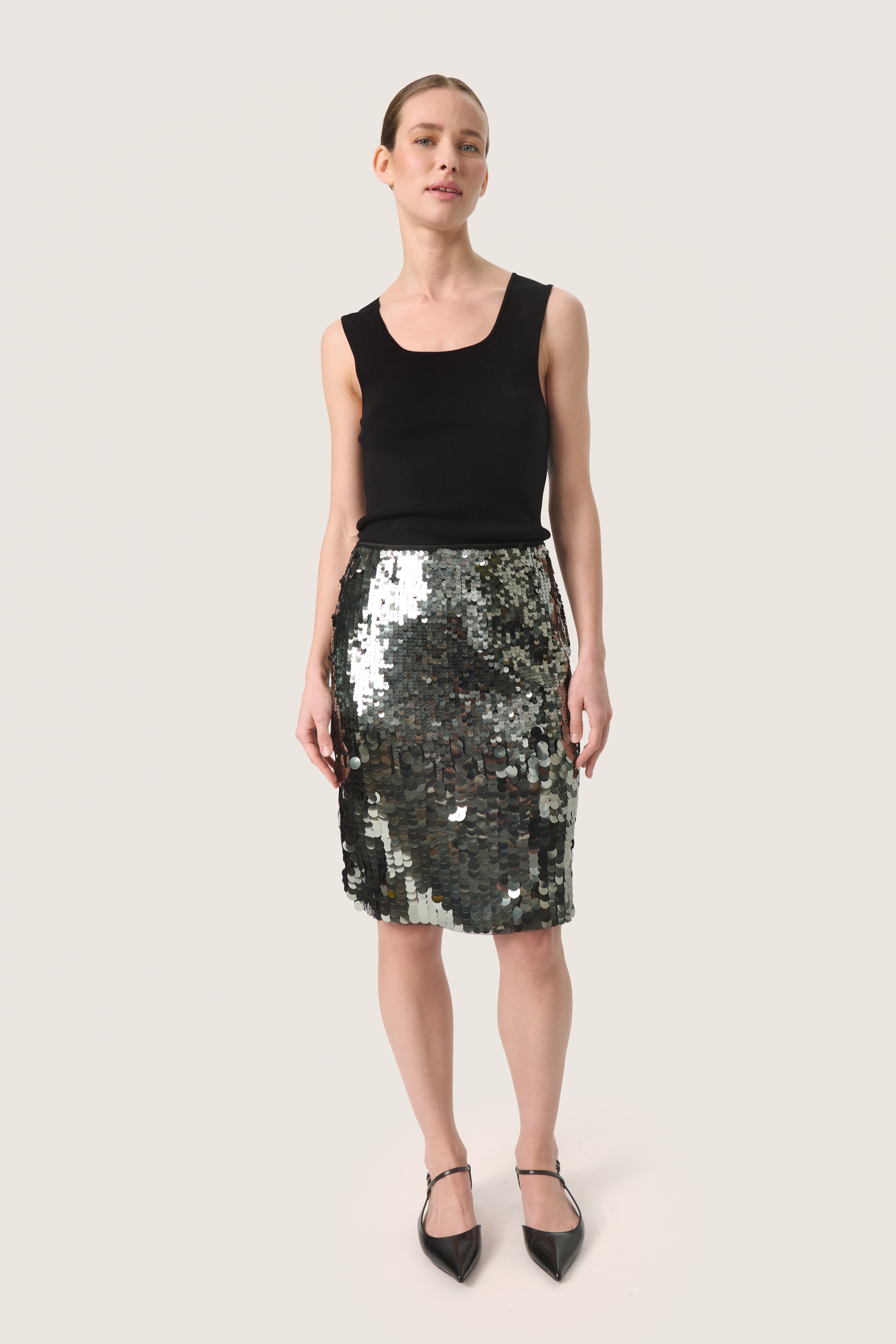 SLOttilie Sequin Skirt LOOKBOOK FRONT 30407596-176206