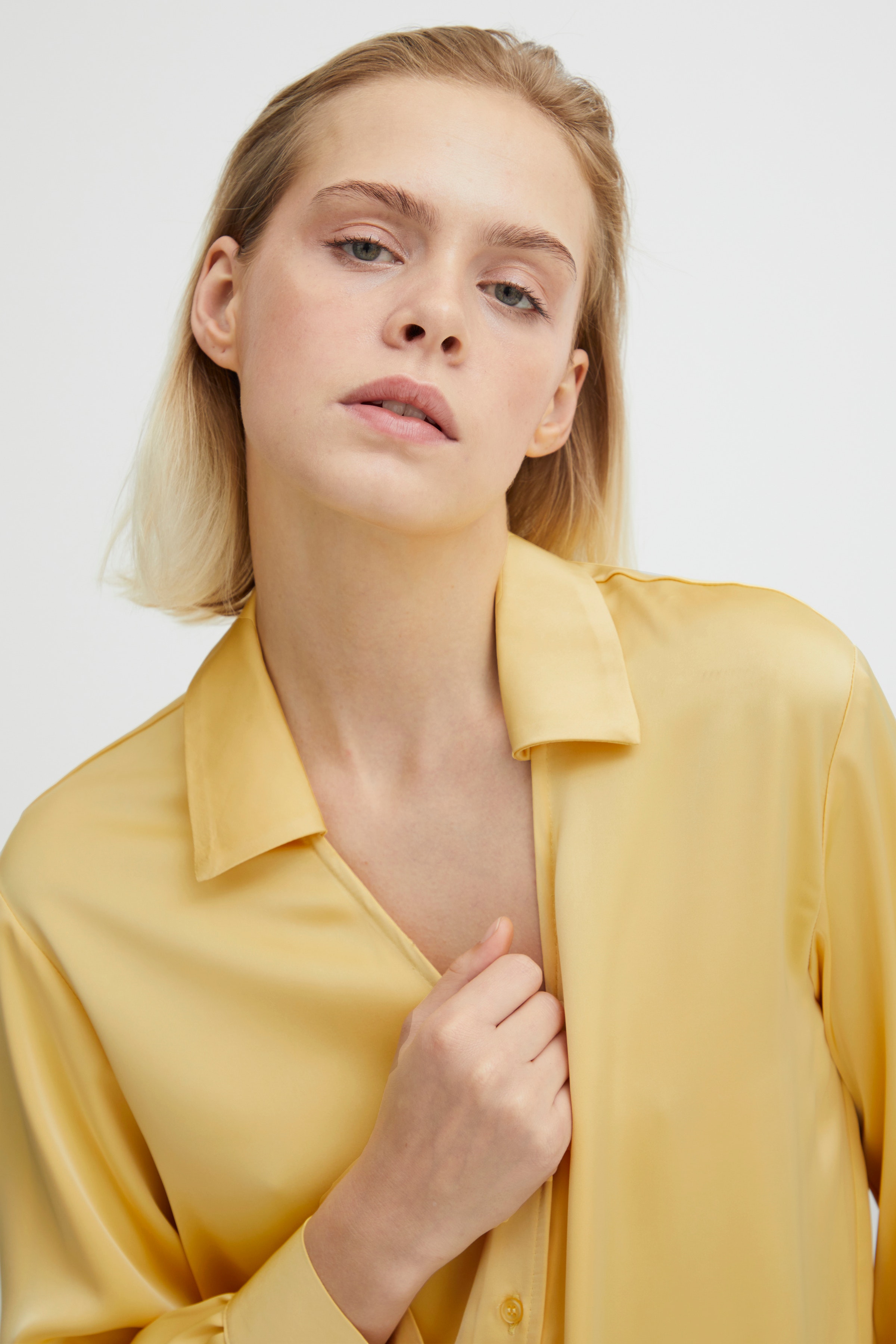 IHVITELLA Shirt LOOKBOOK DETAIL 20118135-140935