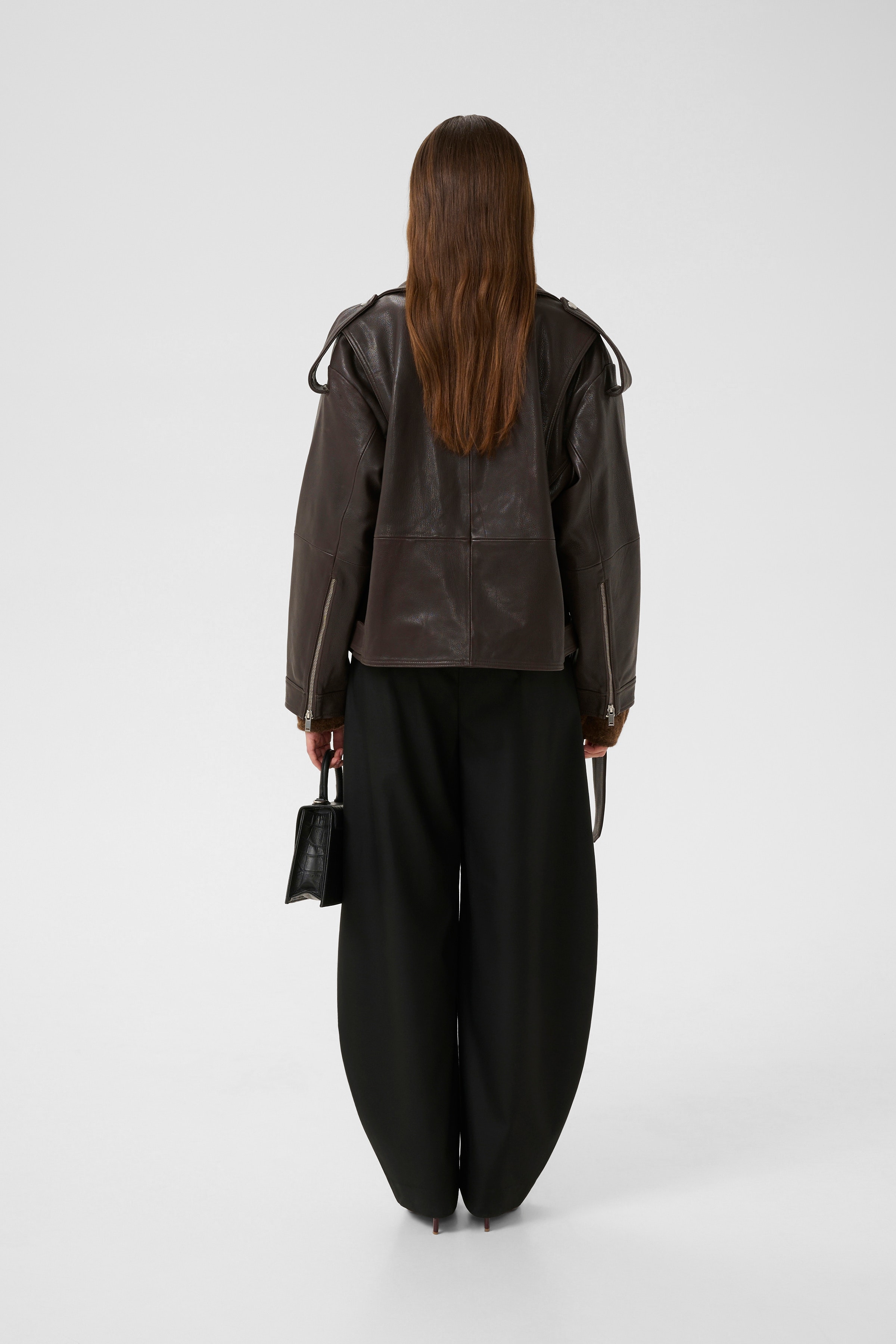 GZvida Outerwear LOOKBOOK BACK 10910820-105870