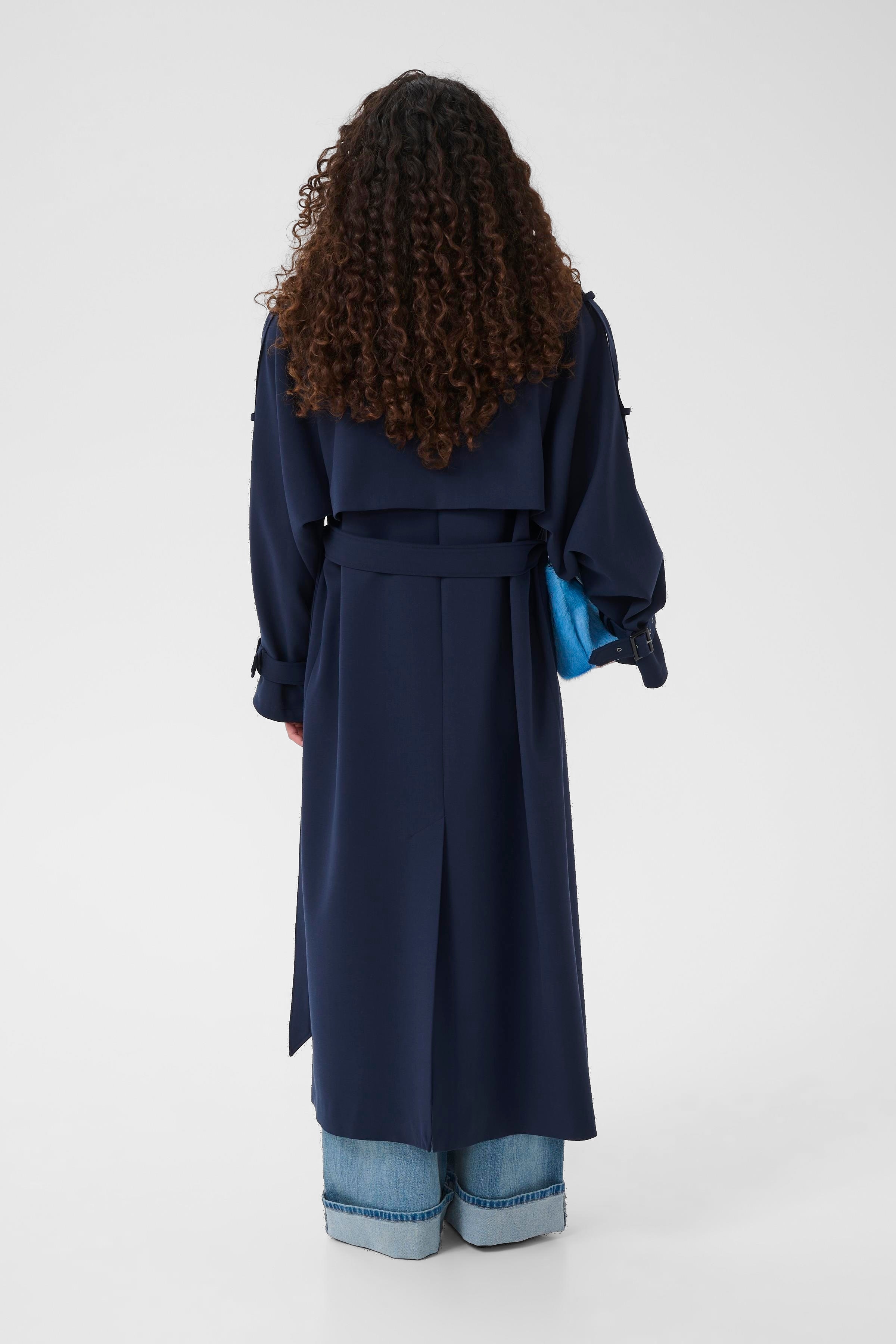 GZavic Coat LOOKBOOK BACK 10910899-193922