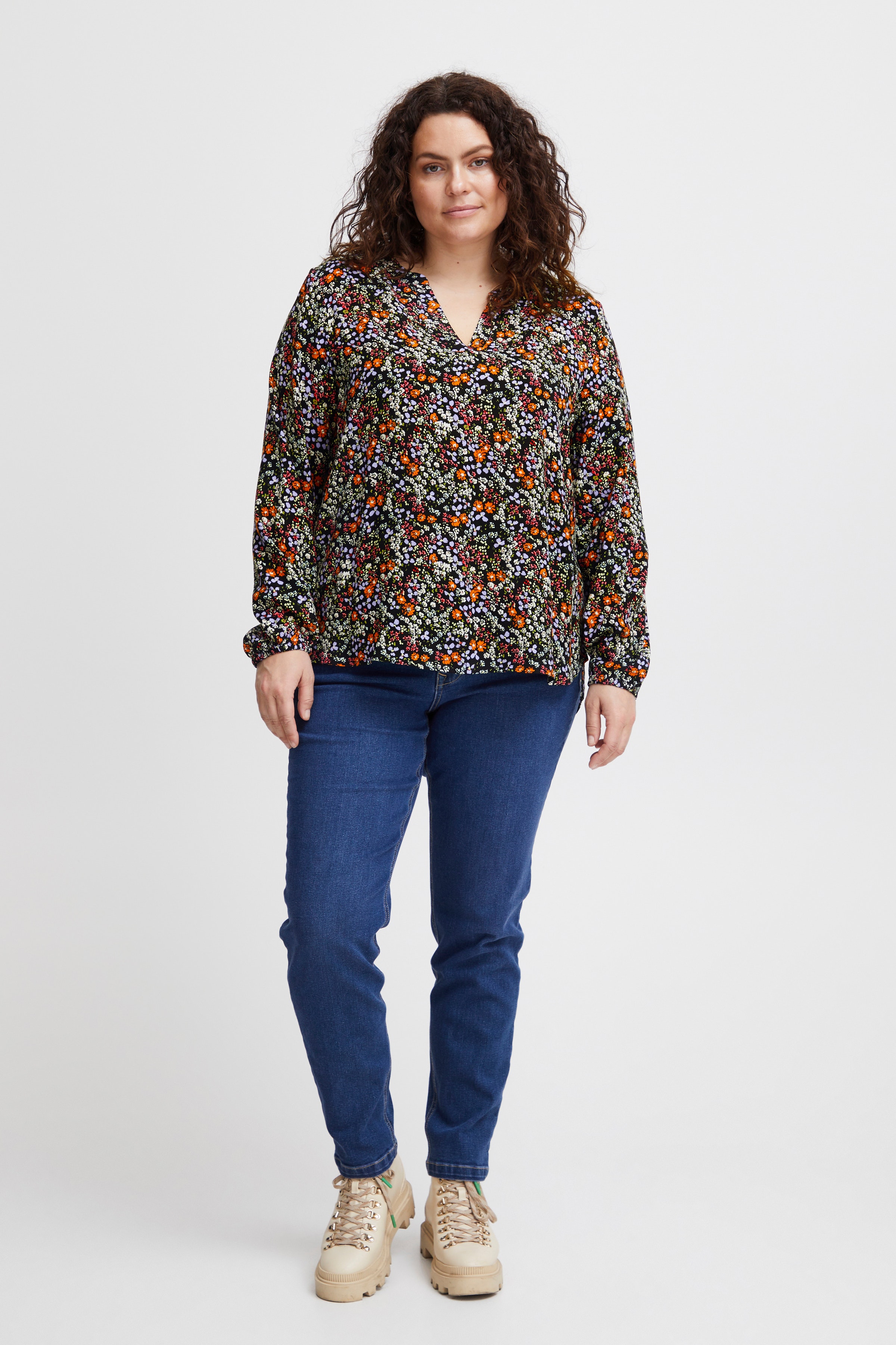 Kortærmet bluse LOOKBOOK FRONT 20612537-202173