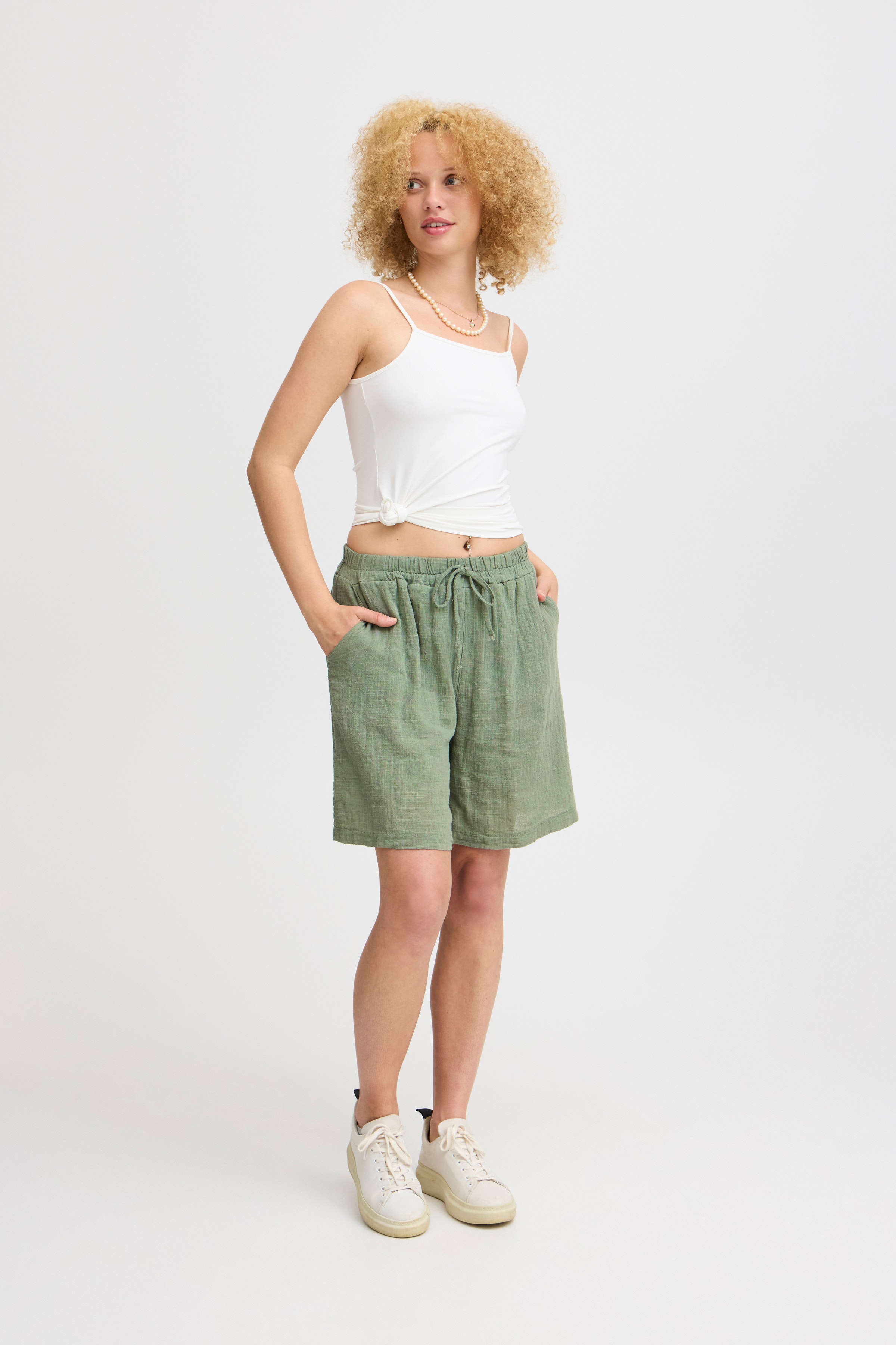SBALEXA Shorts LOOKBOOK FRONT 22100661-176212