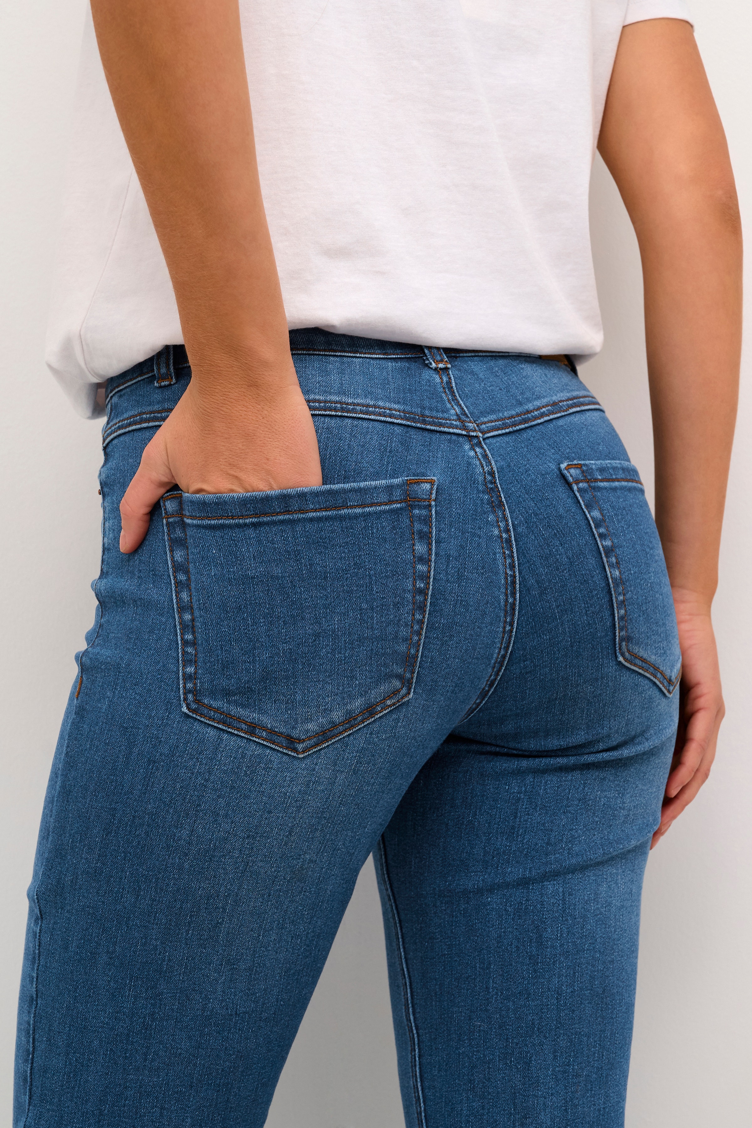 KAsinem Straight Jeans LOOKBOOK DETAIL 10508384-102272