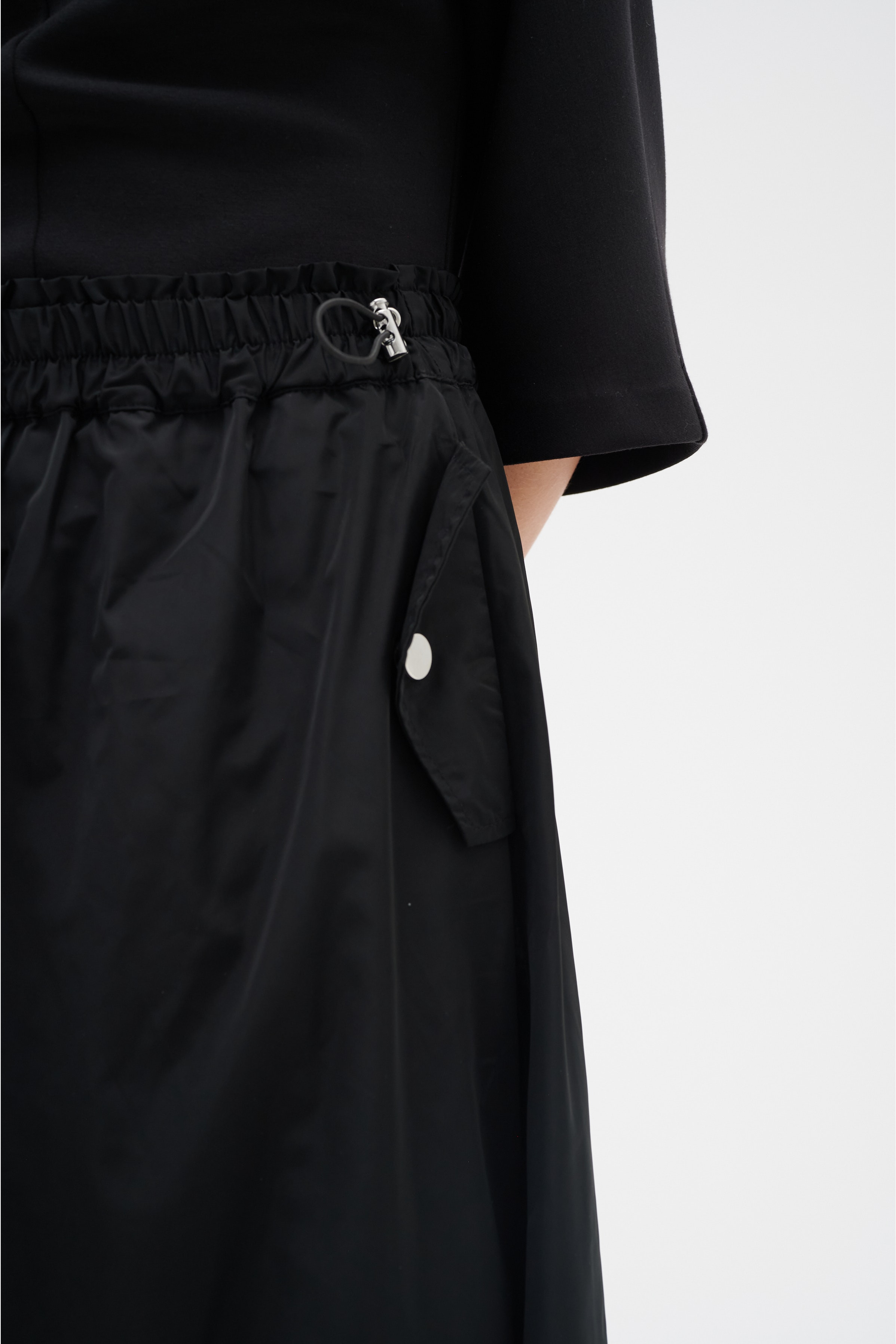 TaniaIW Skirt LOOKBOOK DETAIL 30109049-194008