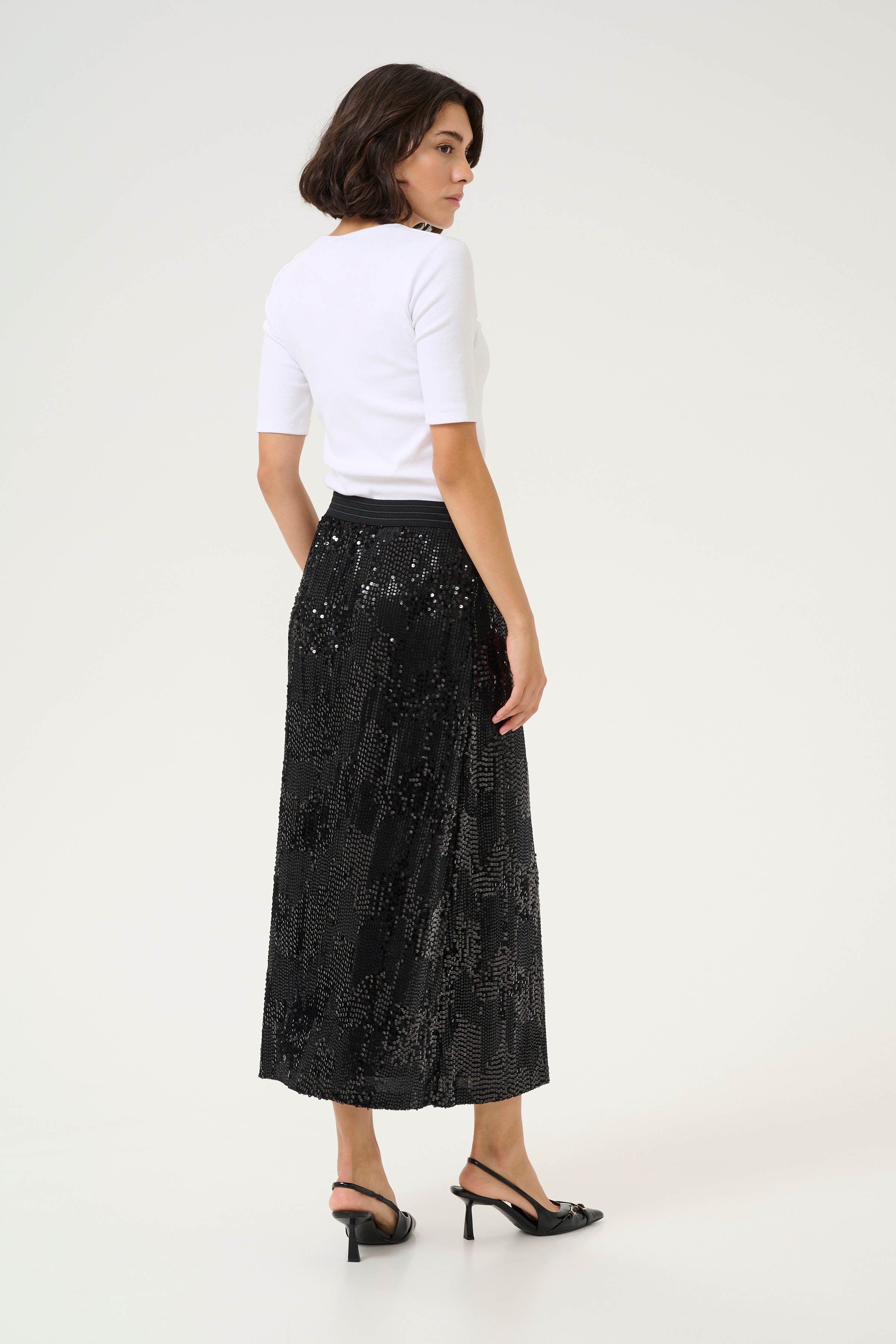 KAamalie Sequin skirt LOOKBOOK BACK 10509829-100121