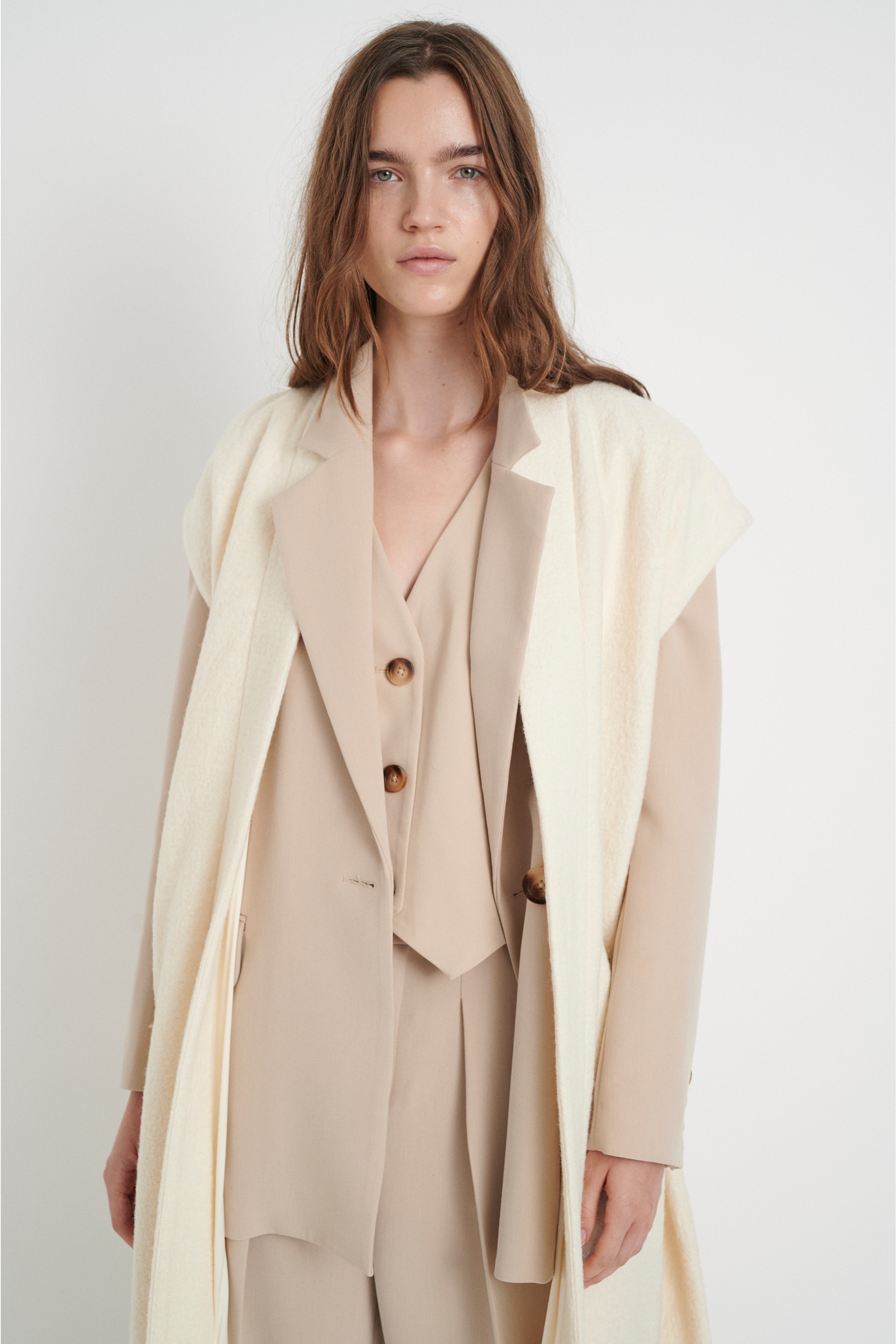 HannieIW Waistcoat

 LOOKBOOK FRONT 30106965-110701