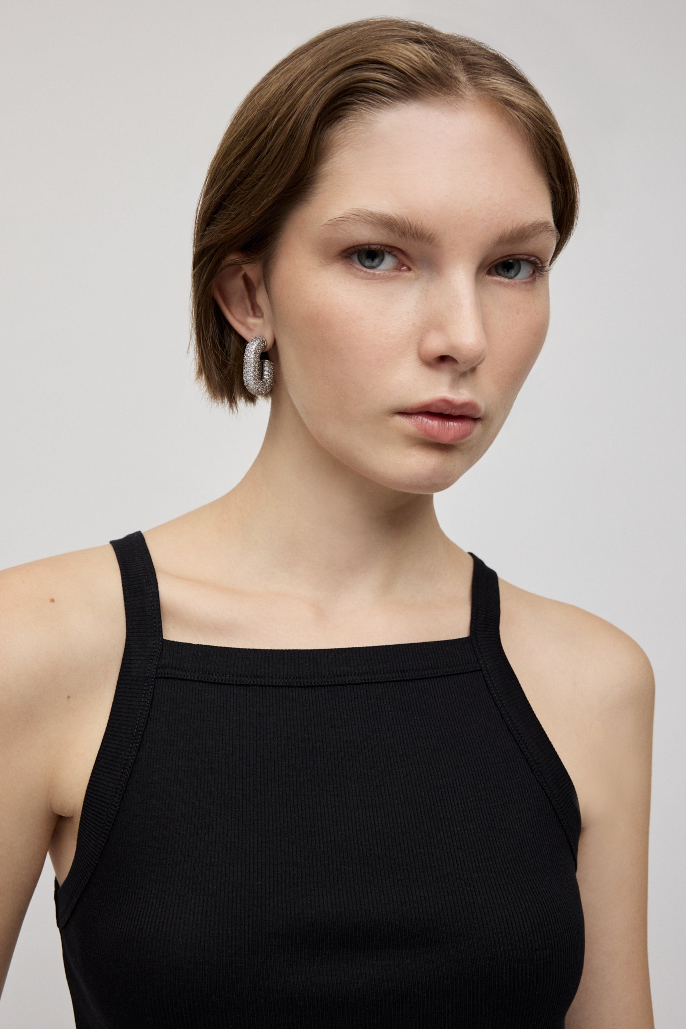 KLARA TOP LOOKBOOK FRONT 30600548-BK999