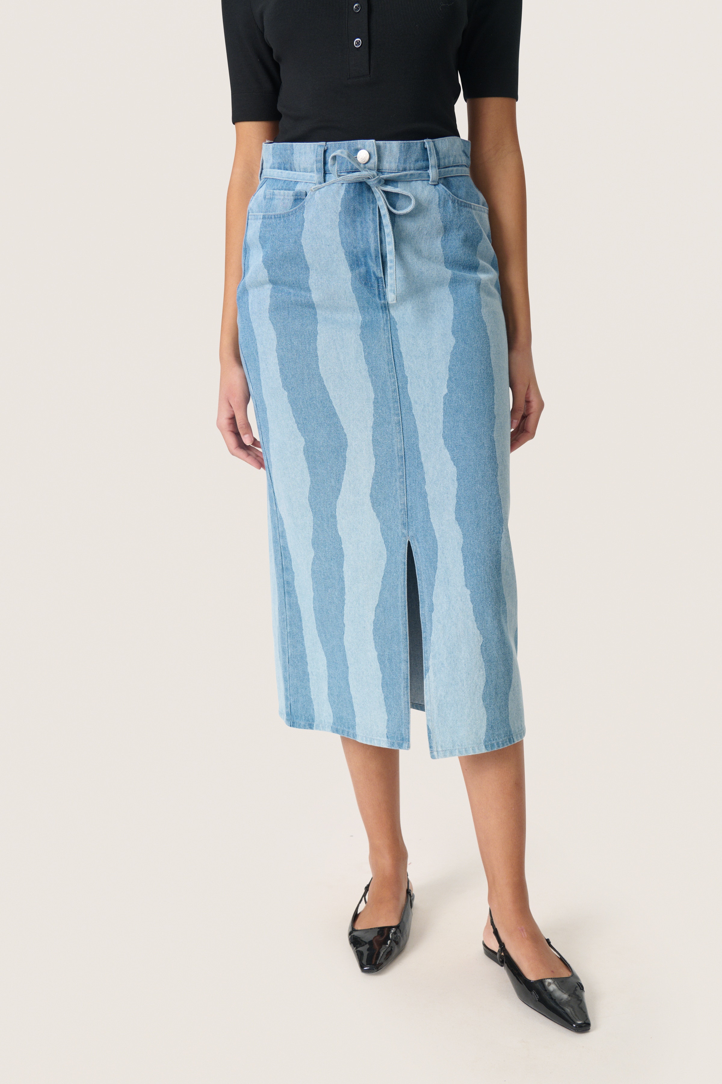 SLMaisa Kjol LOOKBOOK FRONT 30408125-303525