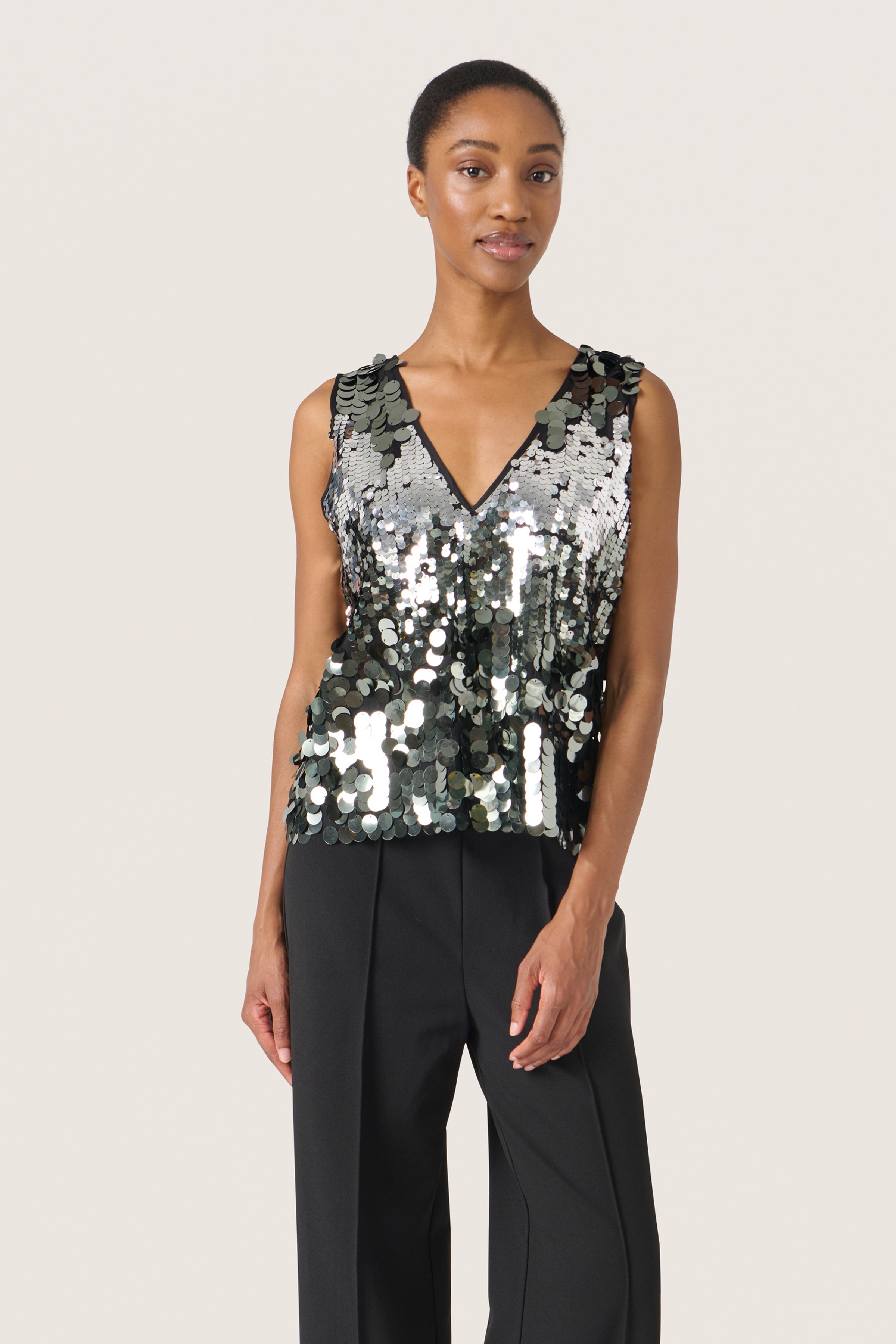 SLAdine Sequin Top LOOKBOOK FRONT 30408170-303283