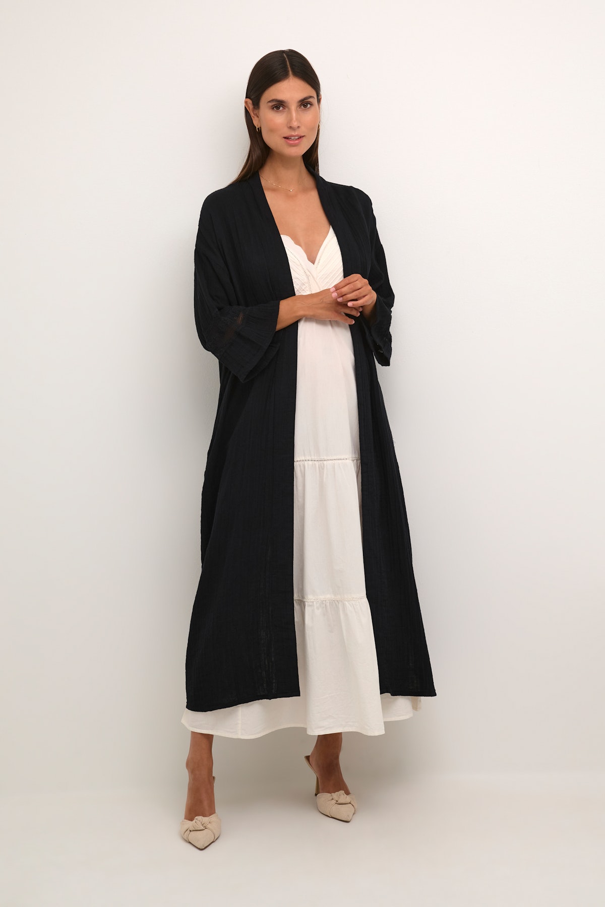 合馬公式アカウント2BALMAIN コート 裏地シルク100% 9AR CUelina Kimono long in black cotton